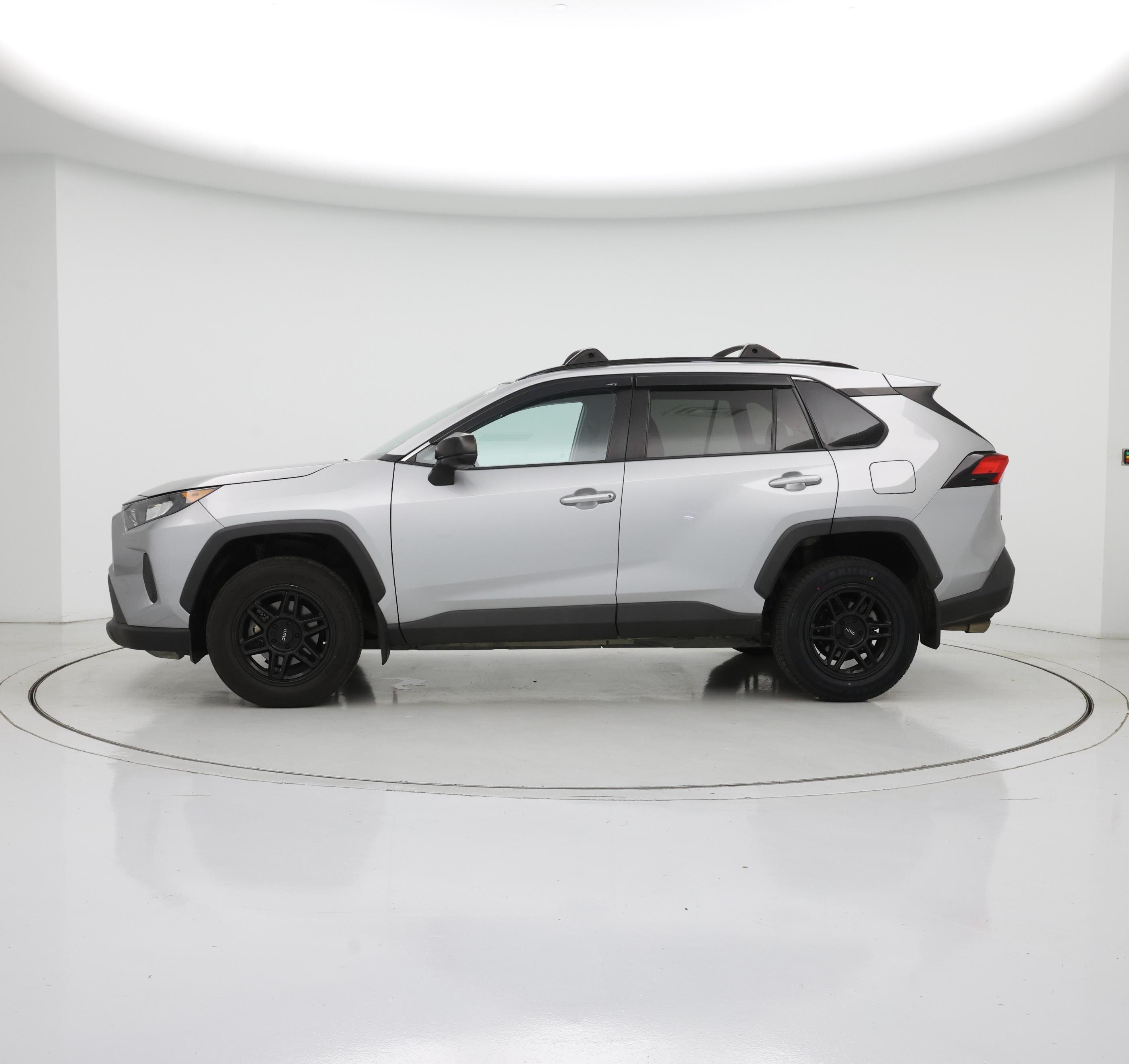 Thumbnail: 2020 Toyota RAV4 - 3