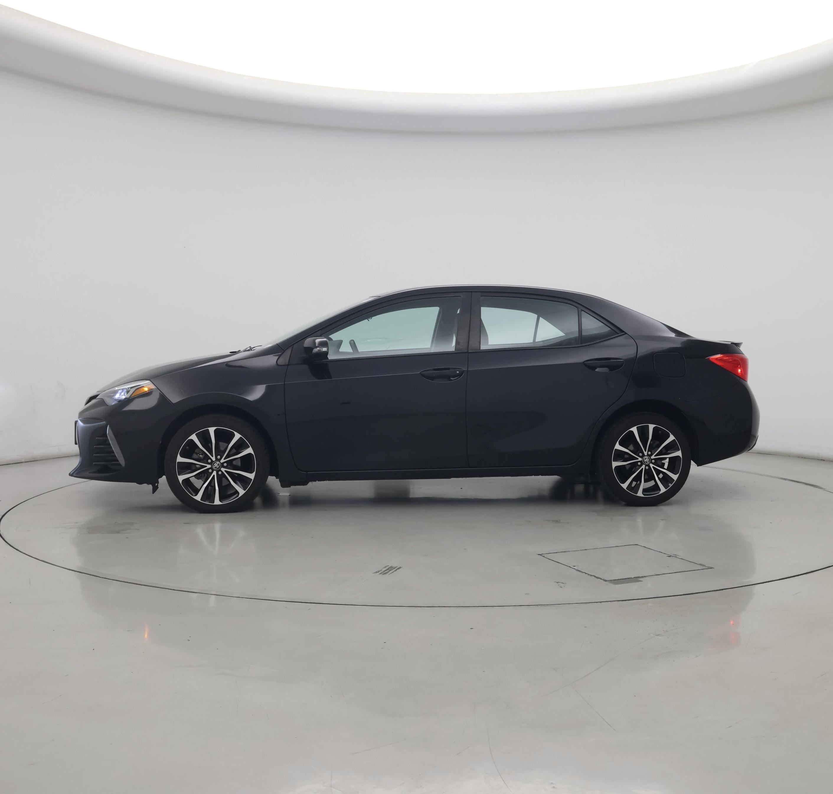 Thumbnail: 2018 Toyota Corolla - 3