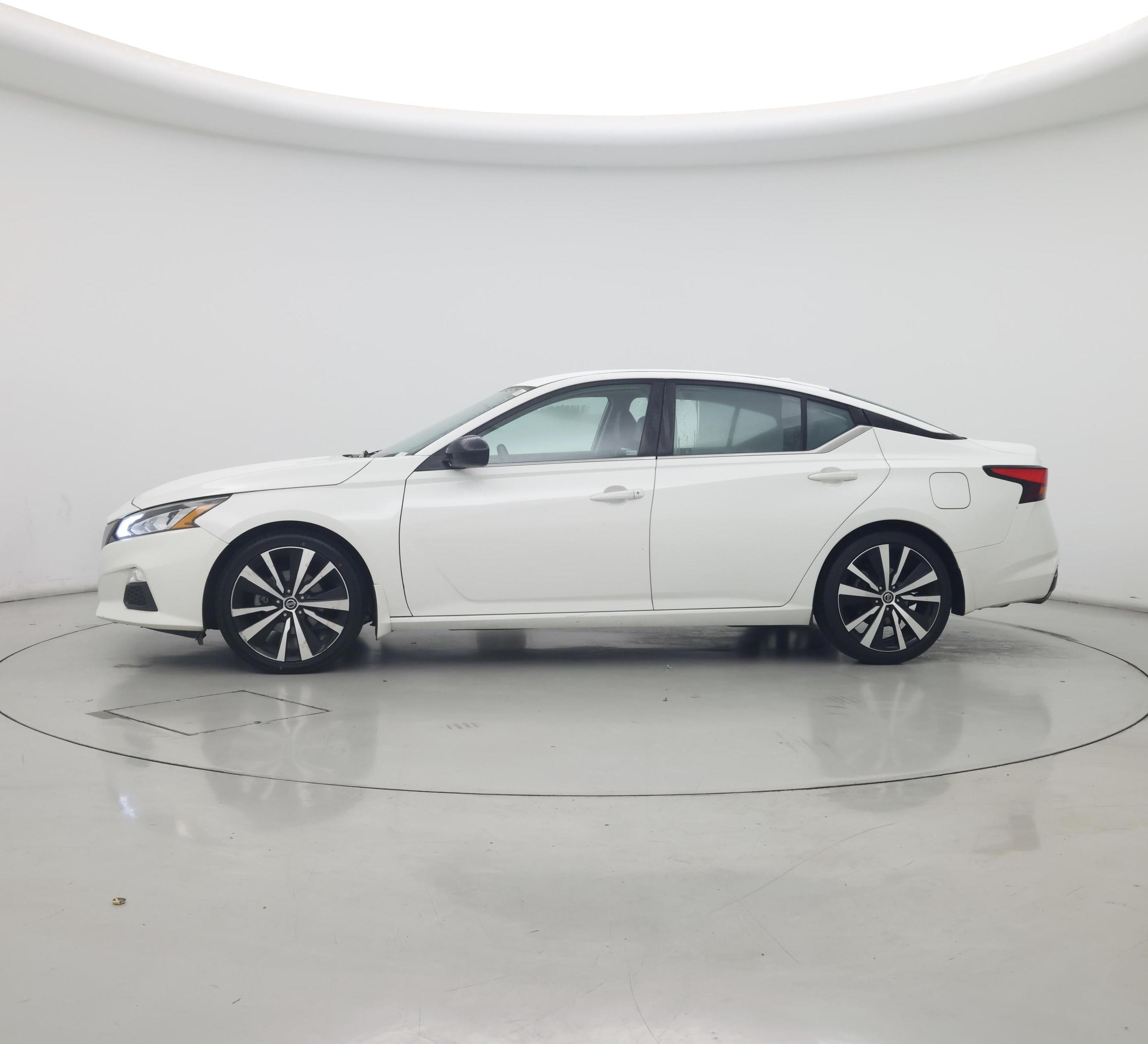 Thumbnail: 2019 Nissan Altima - 3