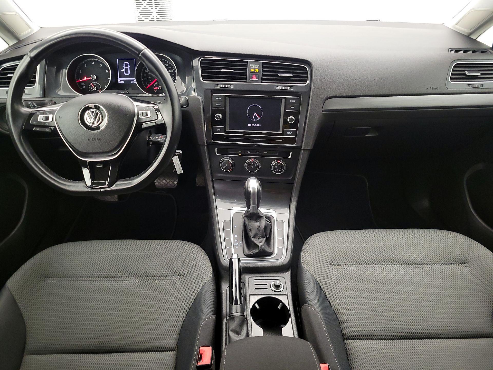 Thumbnail: 2018 Volkswagen Golf - 9