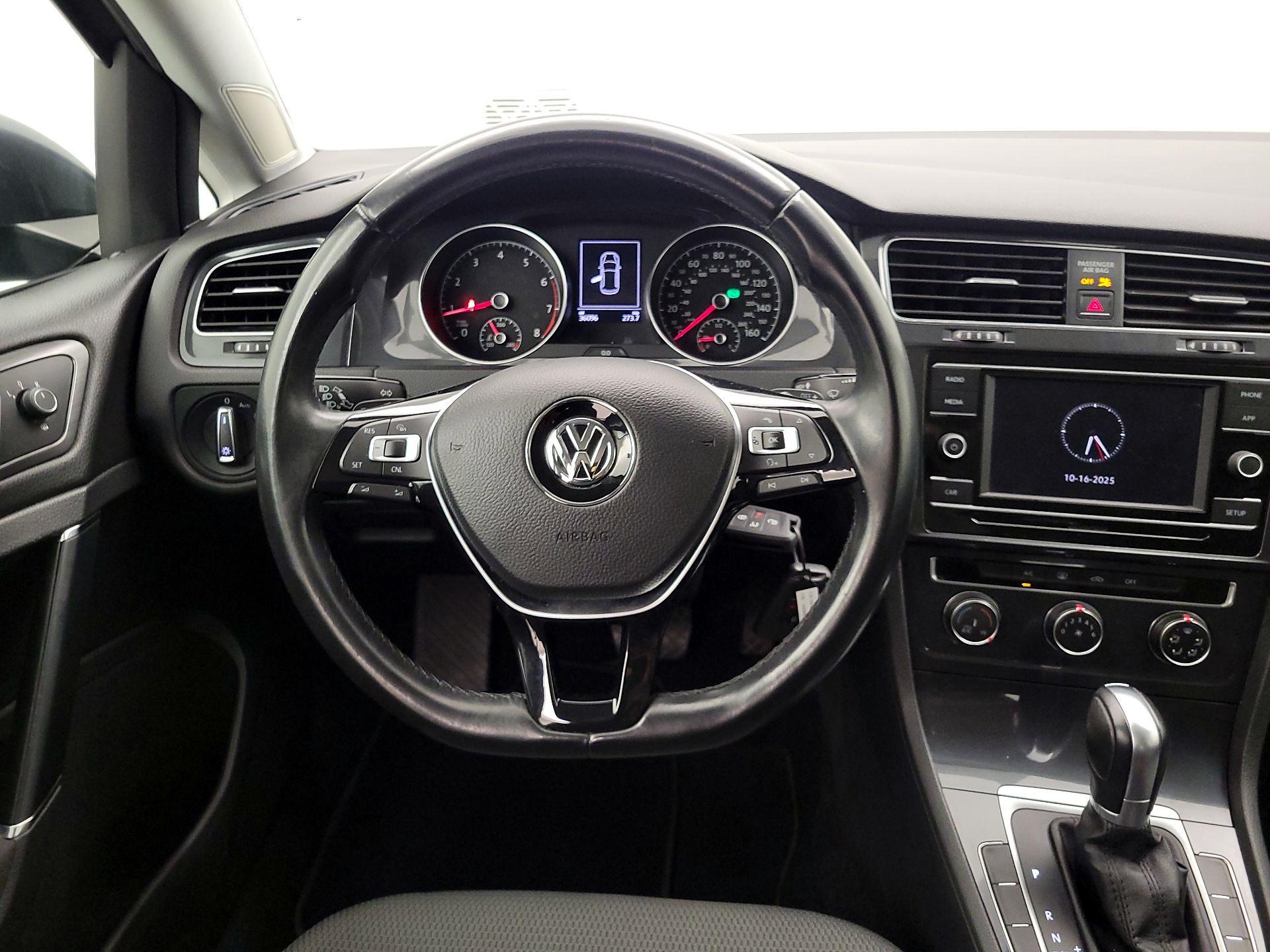 Thumbnail: 2018 Volkswagen Golf - 10