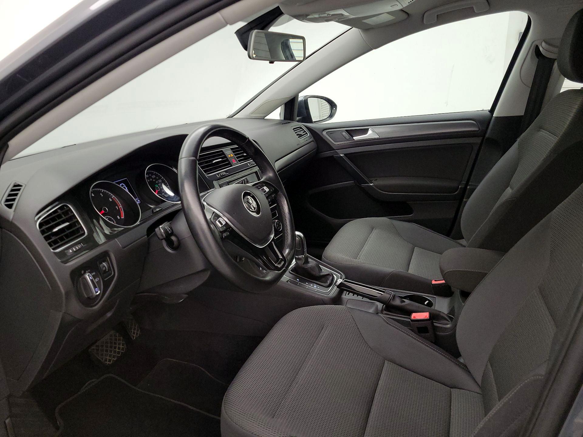 Thumbnail: 2018 Volkswagen Golf - 11