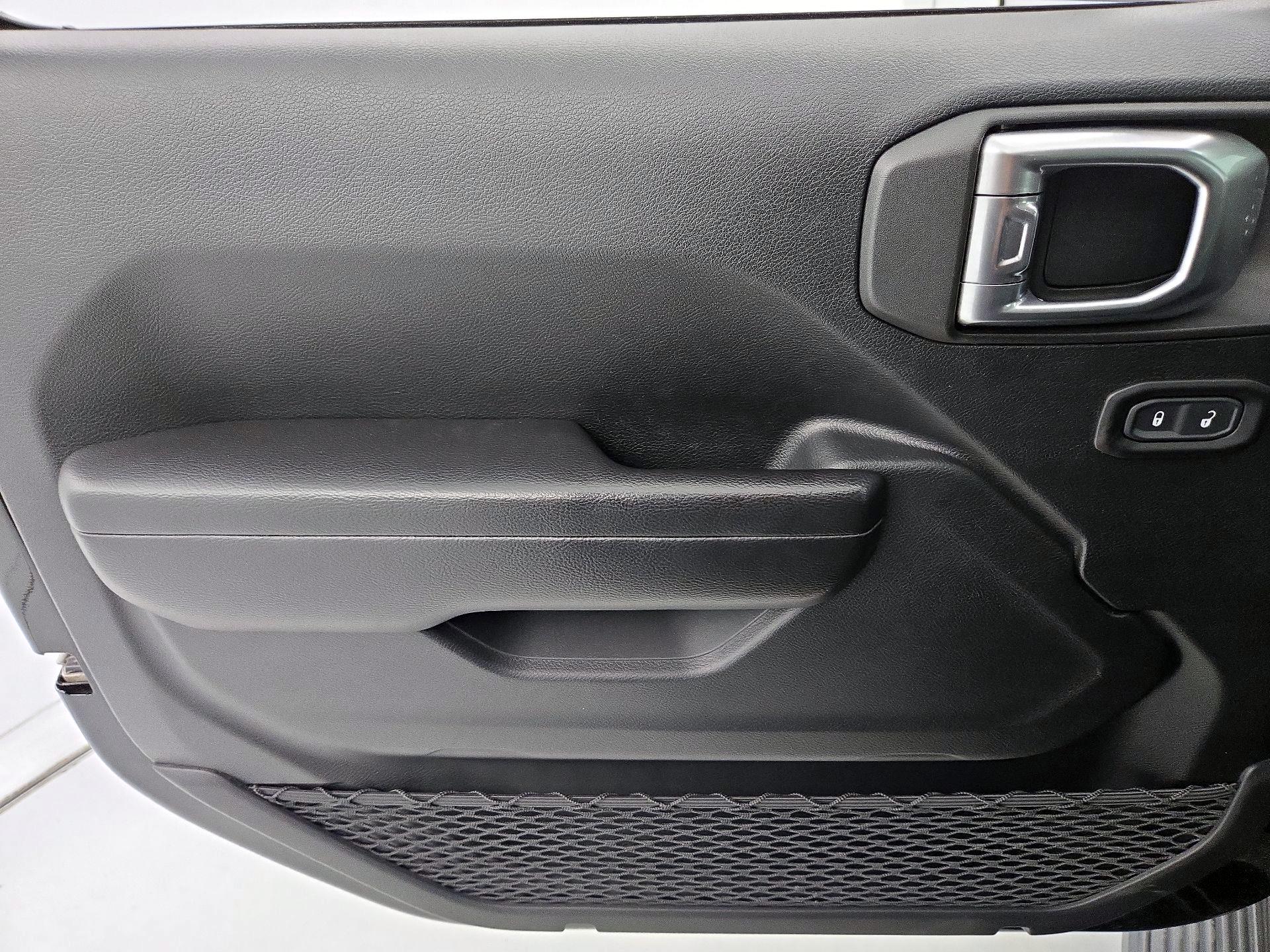 Thumbnail: 2020 Jeep Wrangler - 12