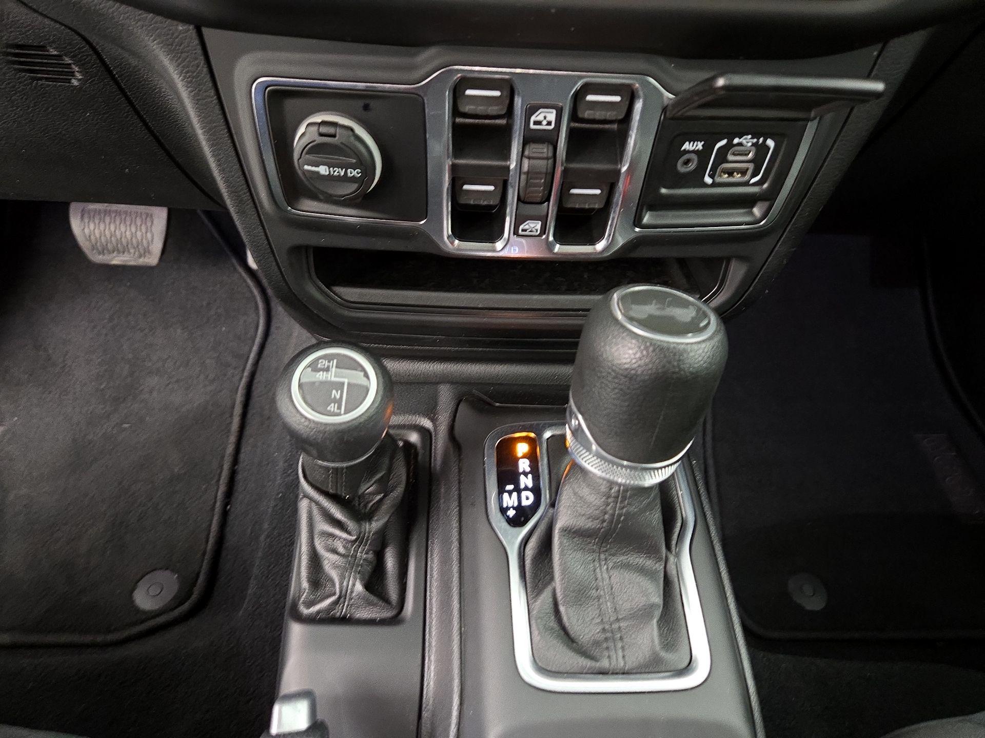 Thumbnail: 2020 Jeep Wrangler - 17