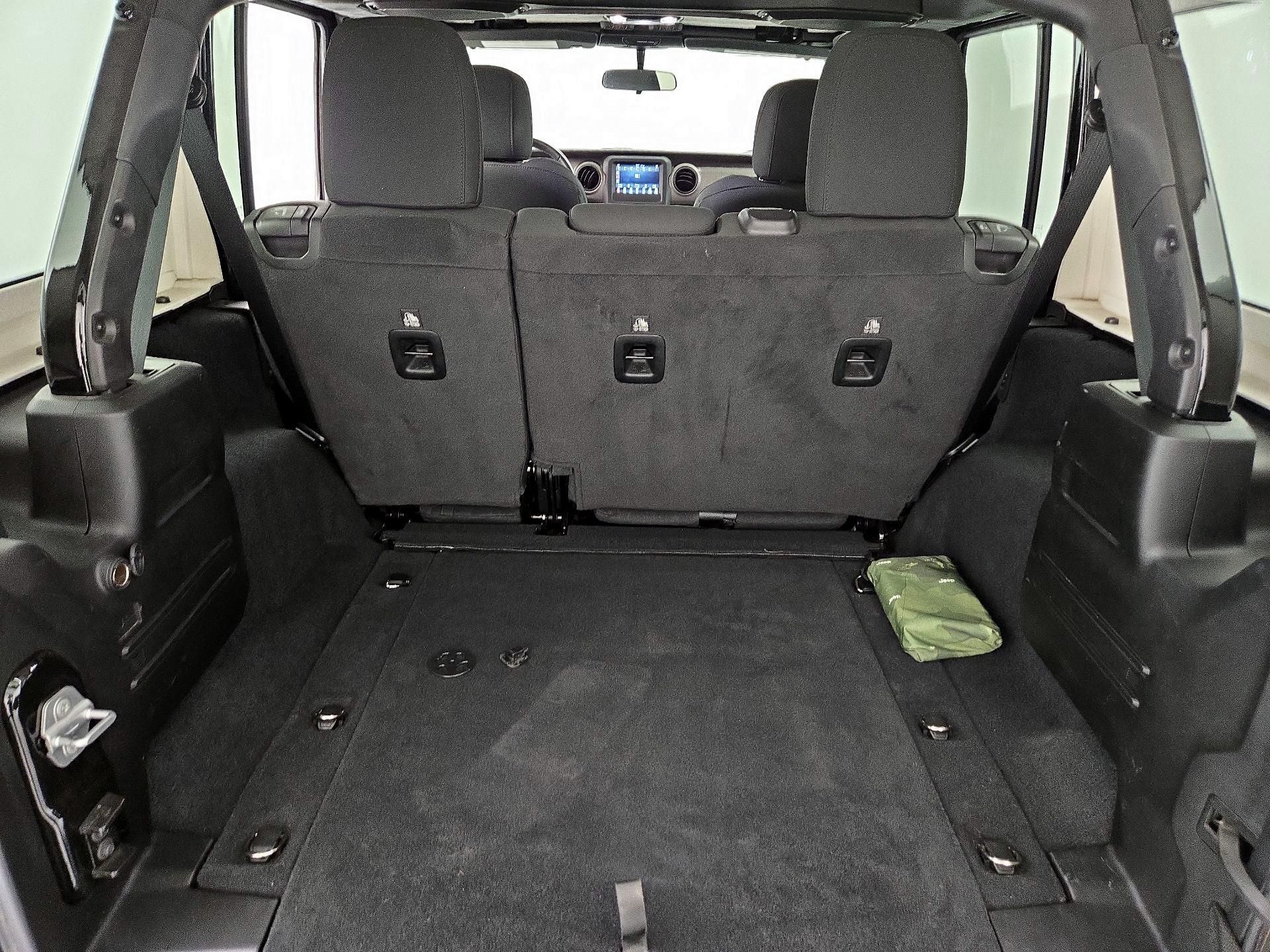 Thumbnail: 2020 Jeep Wrangler - 20