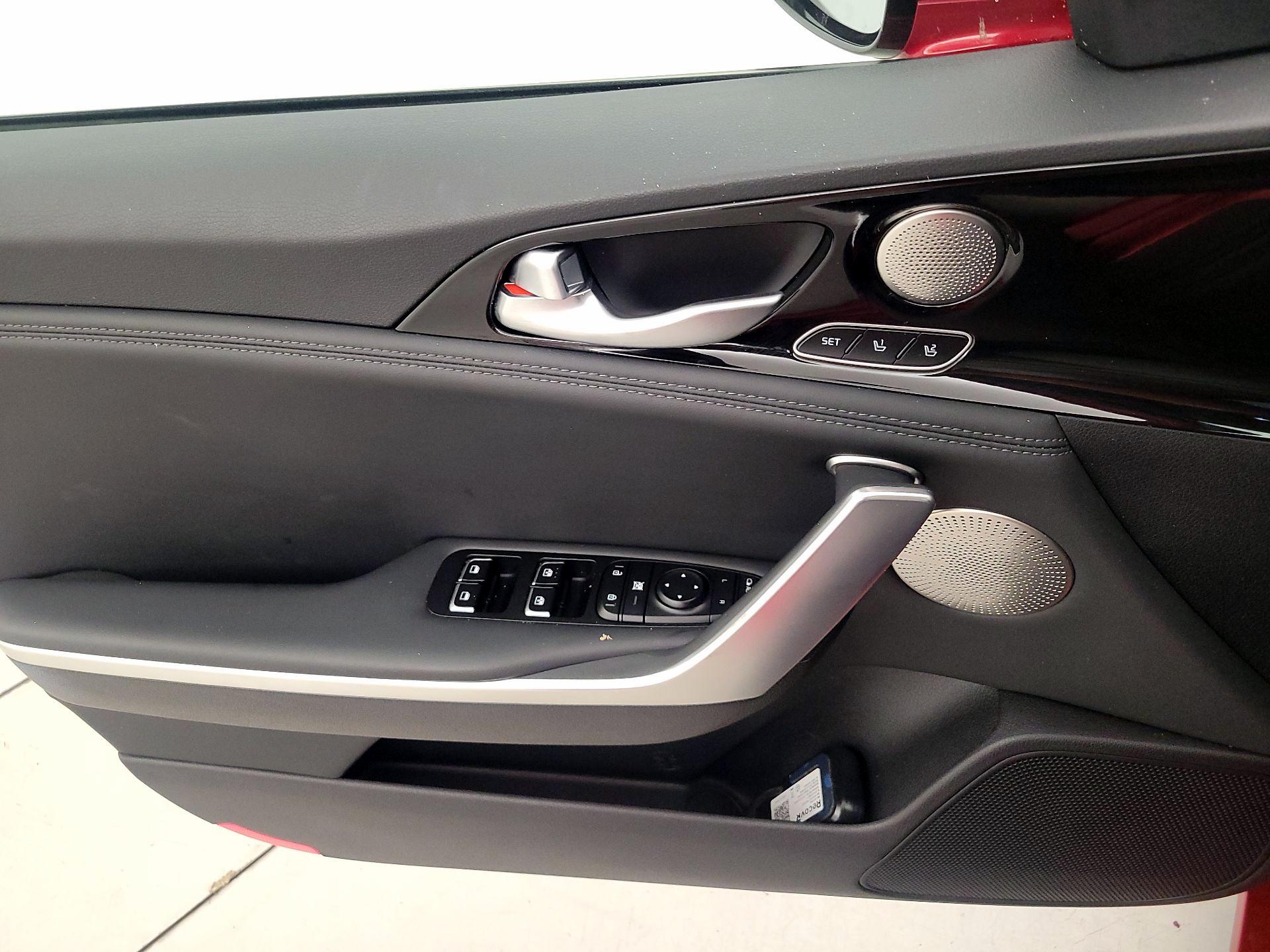 Thumbnail: 2019 Kia Stinger - 12