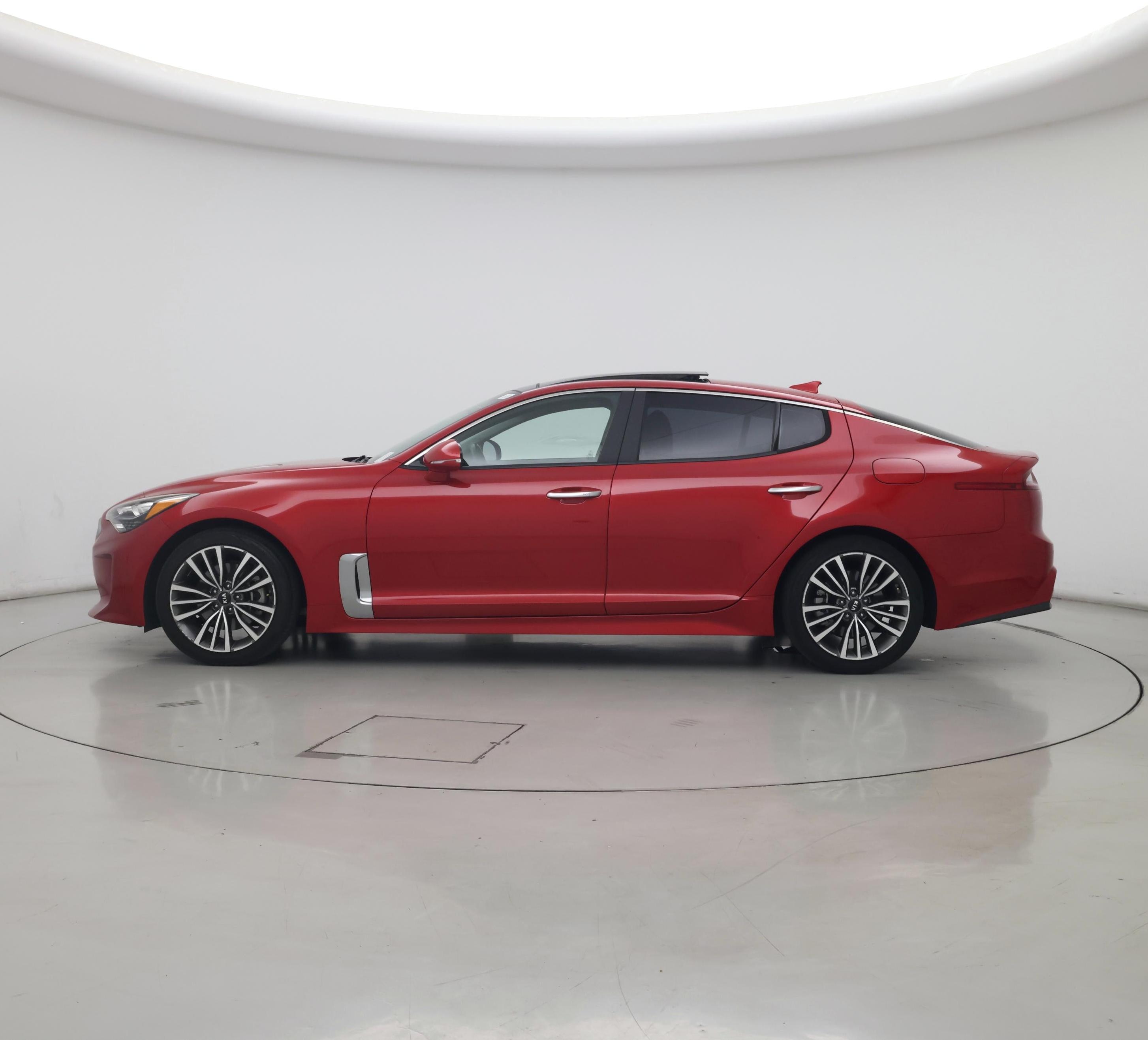 Thumbnail: 2019 Kia Stinger - 3