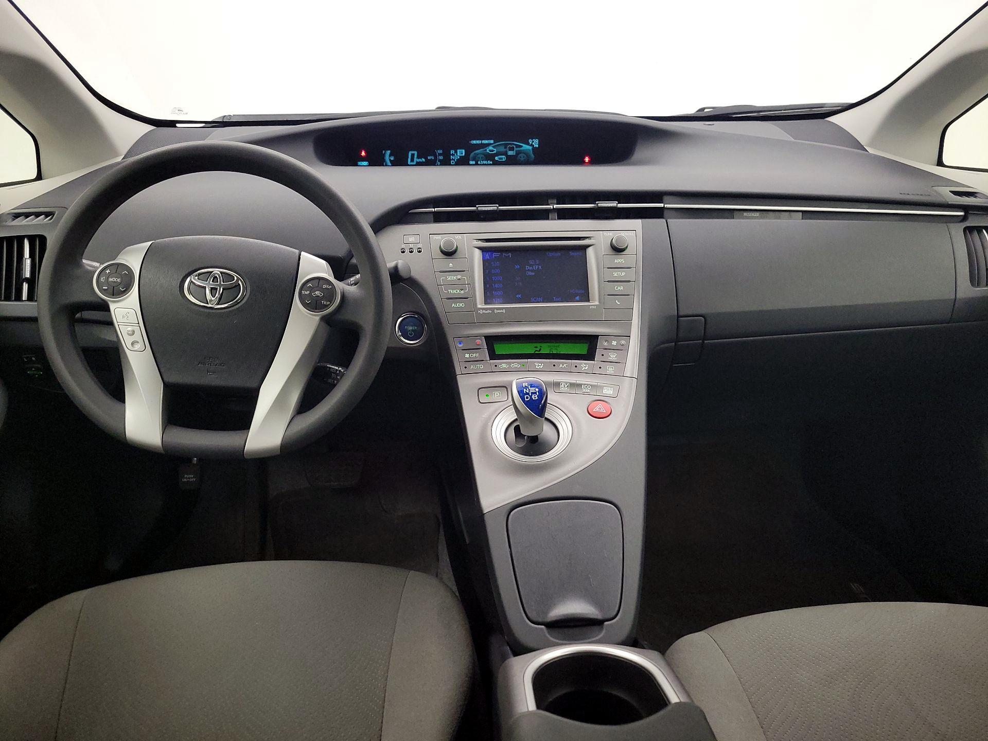 Thumbnail: 2014 Toyota Prius - 9