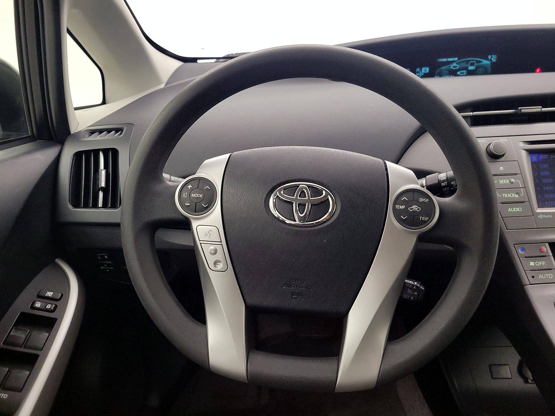 Thumbnail: 2014 Toyota Prius - 10