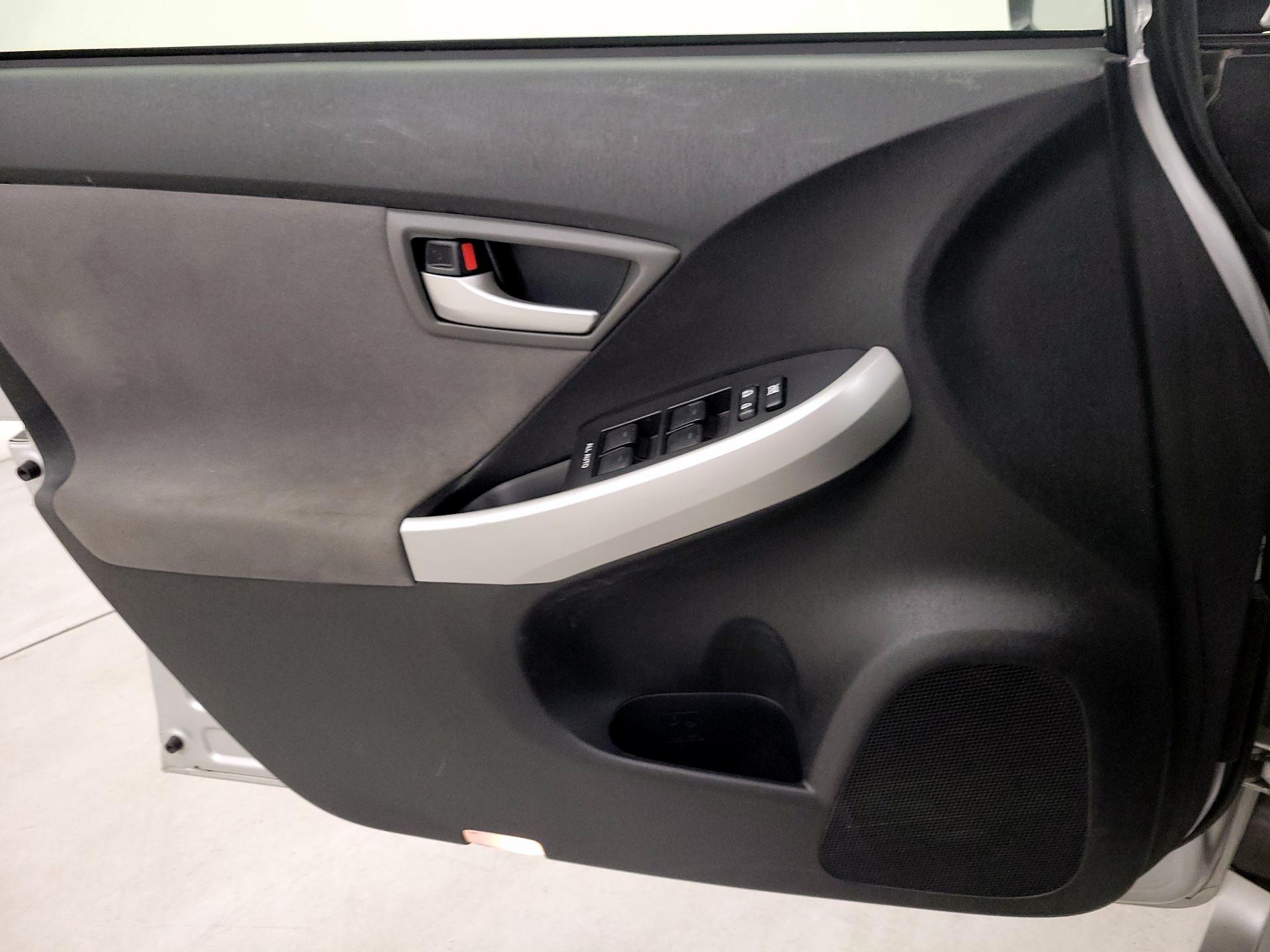 Thumbnail: 2014 Toyota Prius - 12