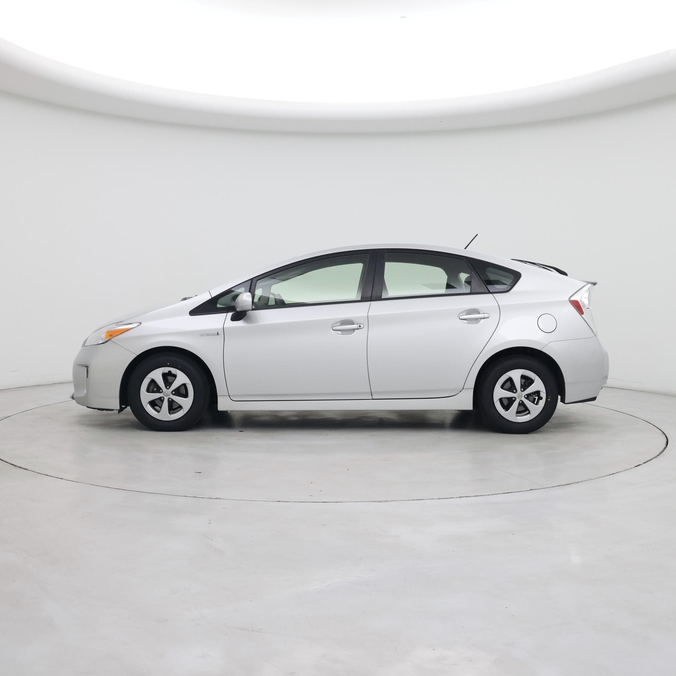Thumbnail: 2014 Toyota Prius - 3