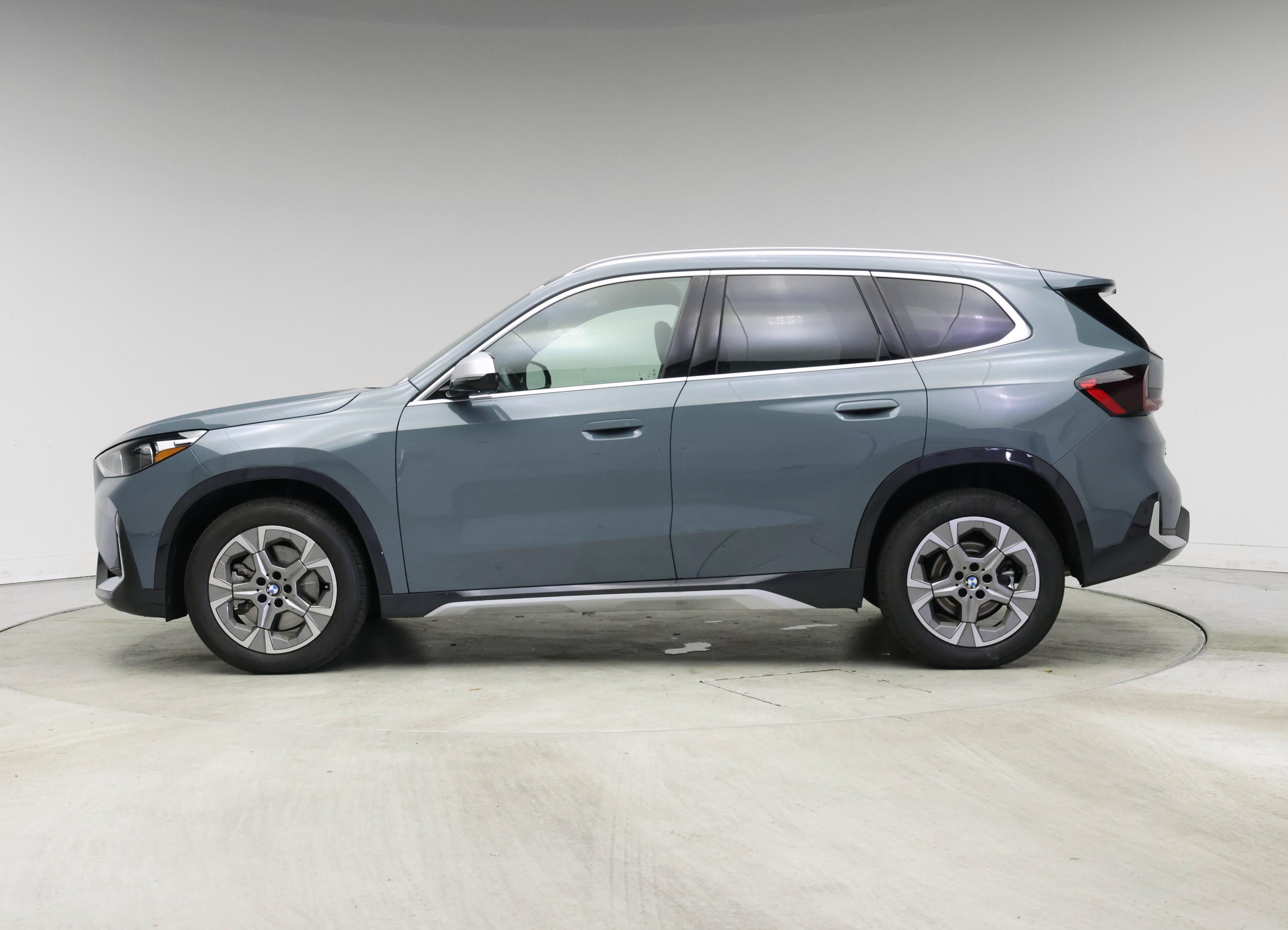 Thumbnail: 2023 BMW X1 - 3