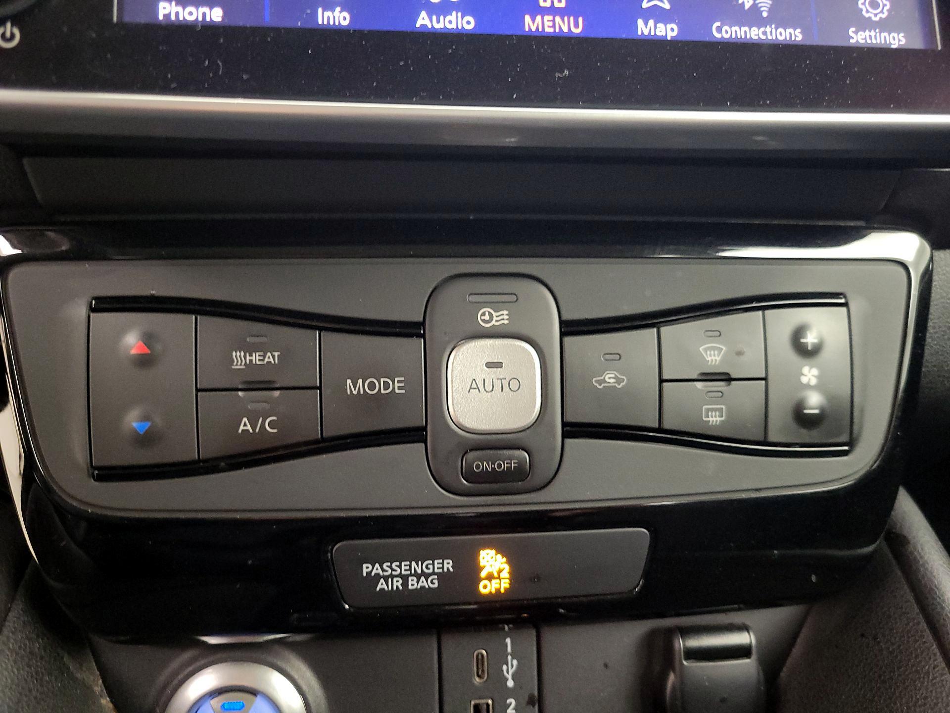 Thumbnail: 2020 Nissan Leaf - 17