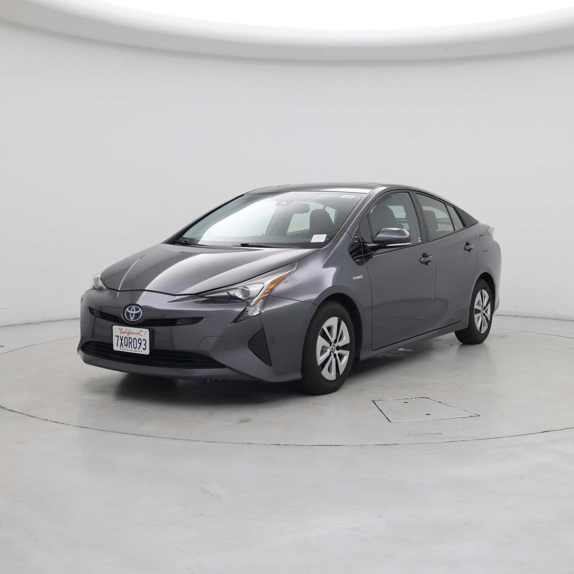 Thumbnail: 2017 Toyota Prius - 4