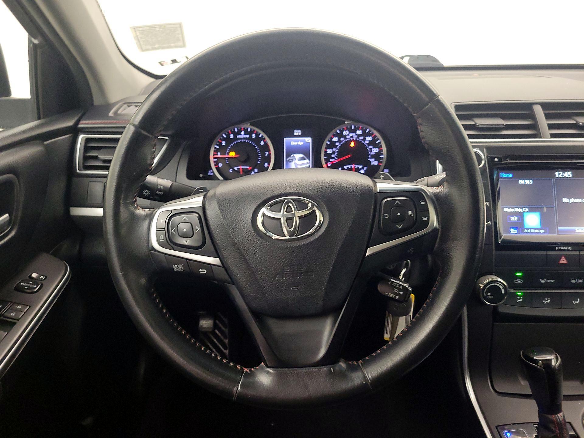 Thumbnail: 2016 Toyota Camry - 10
