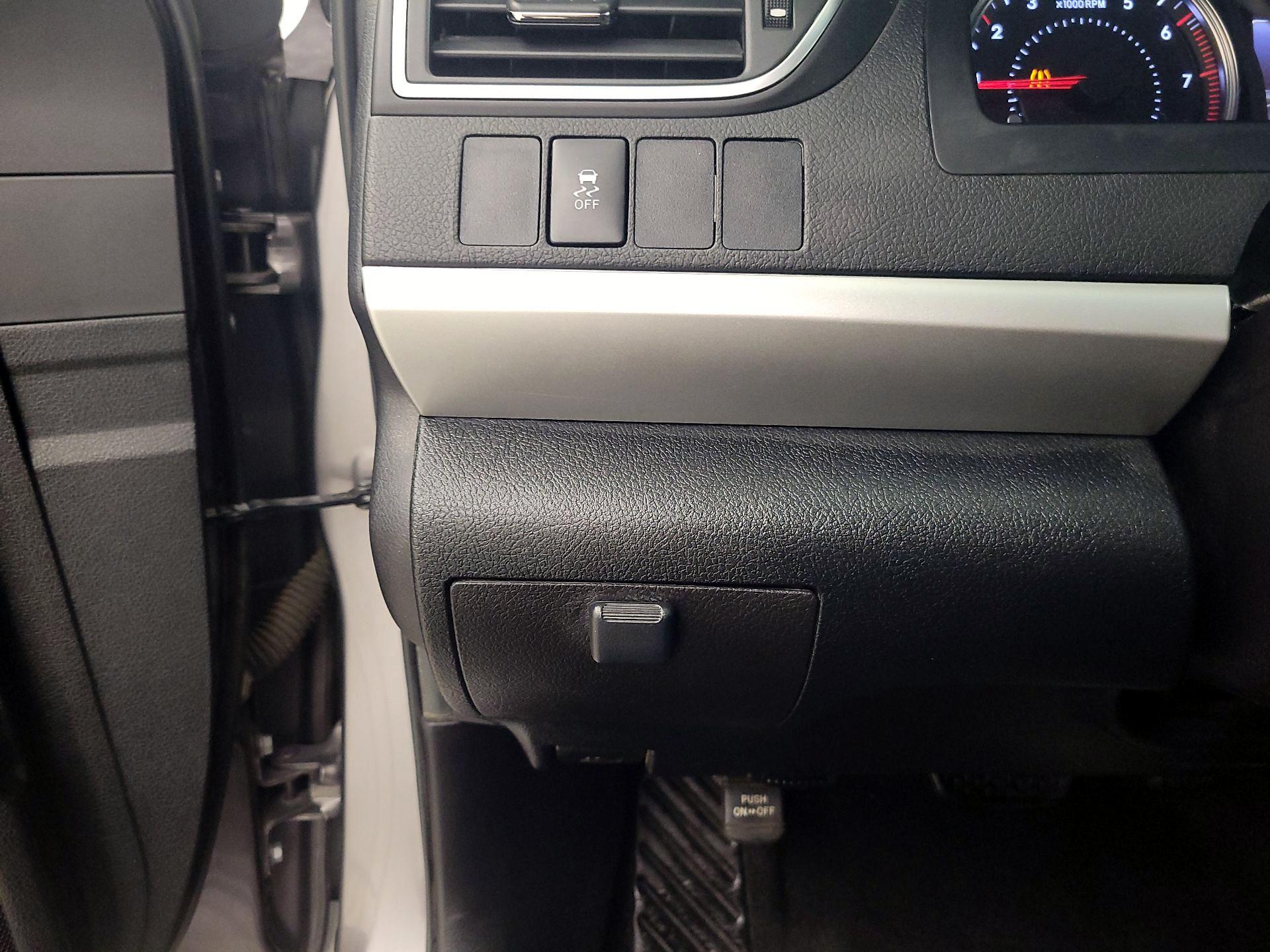 Thumbnail: 2016 Toyota Camry - 13