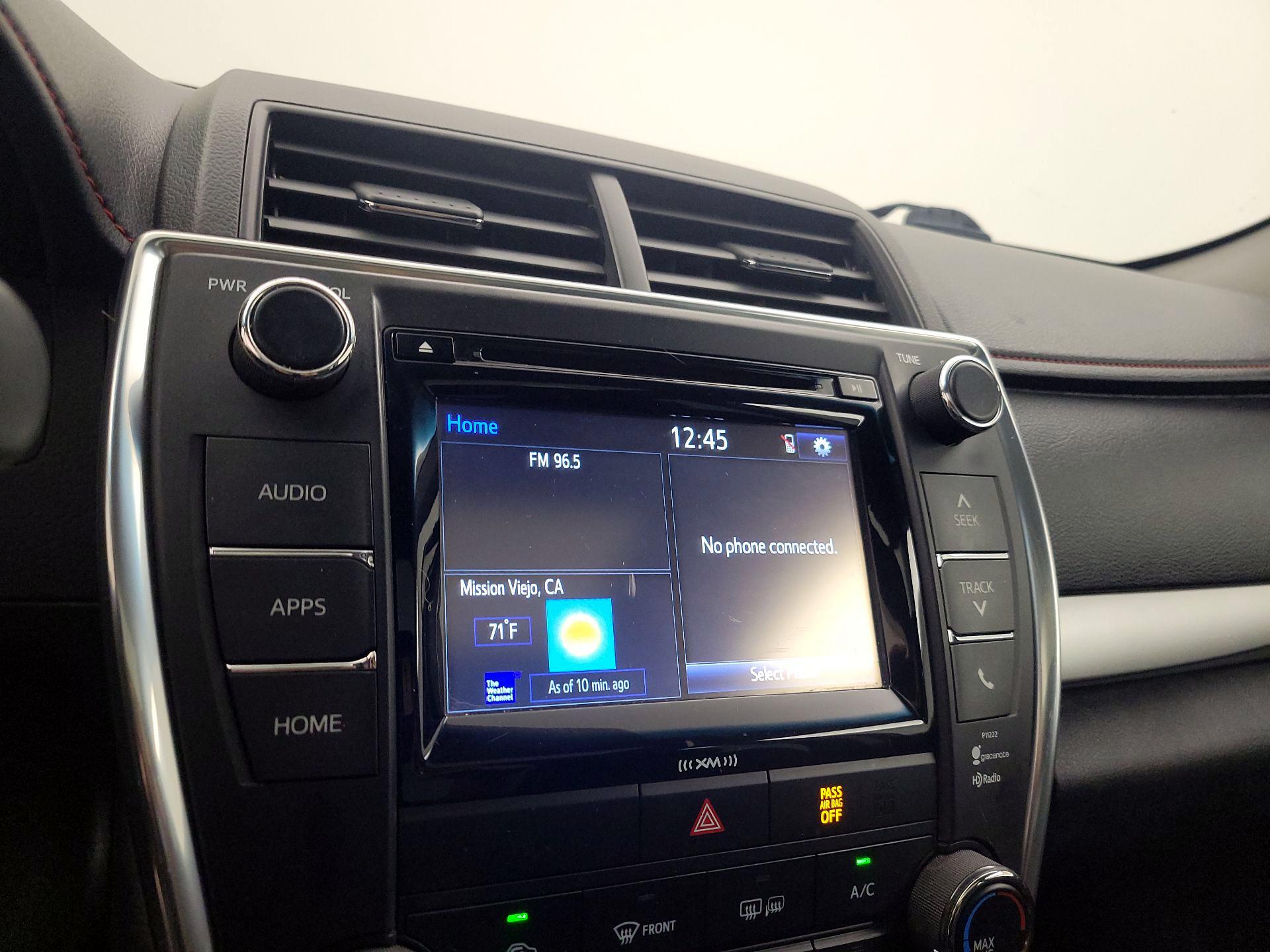 Thumbnail: 2016 Toyota Camry - 15