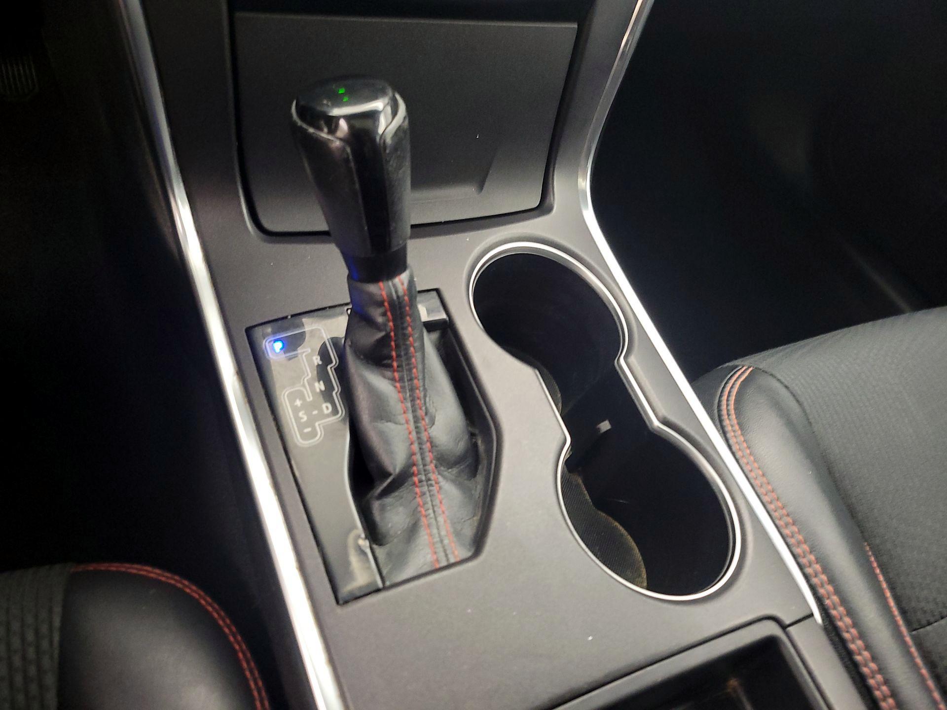 Thumbnail: 2016 Toyota Camry - 17