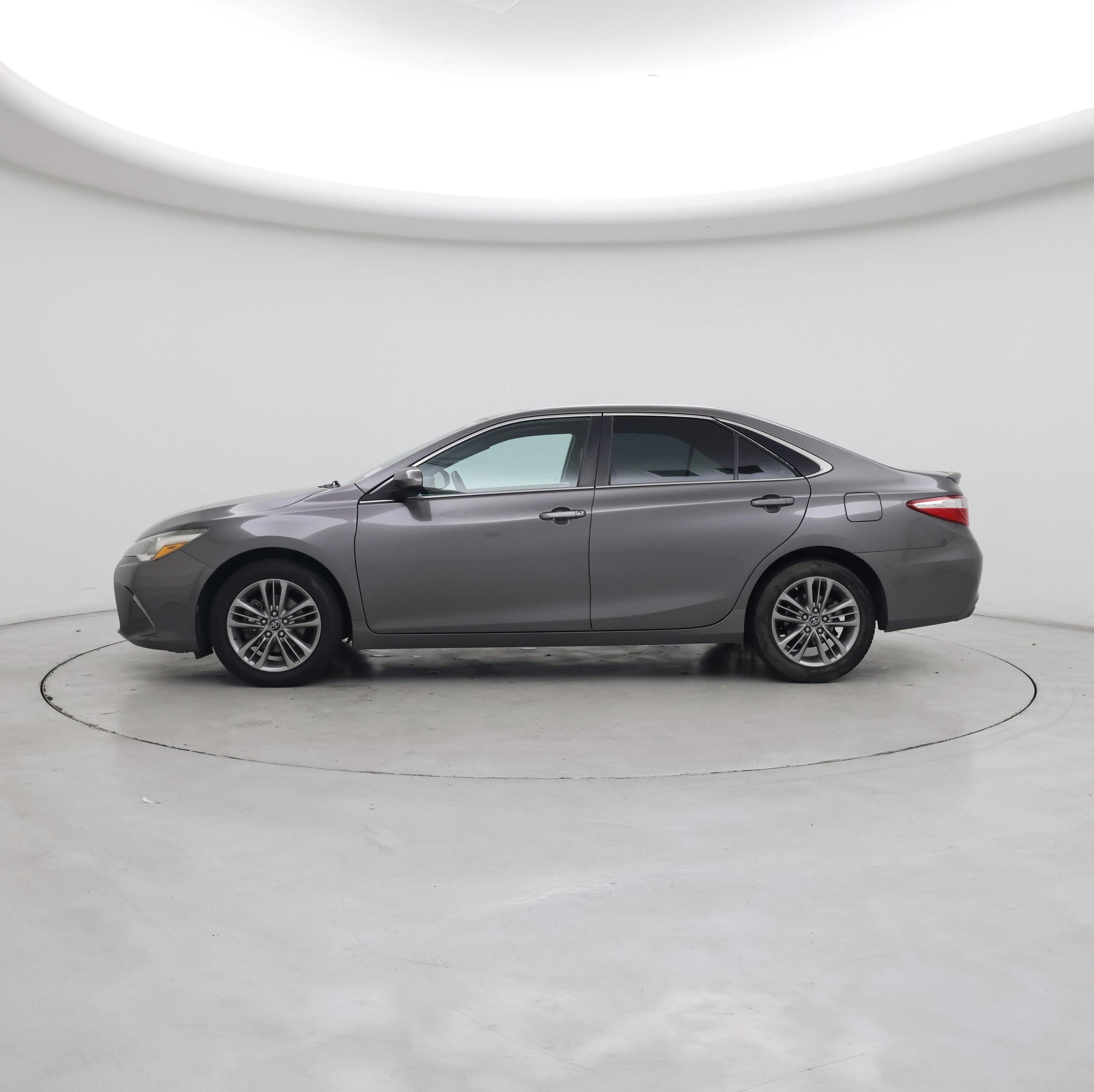 Thumbnail: 2016 Toyota Camry - 3