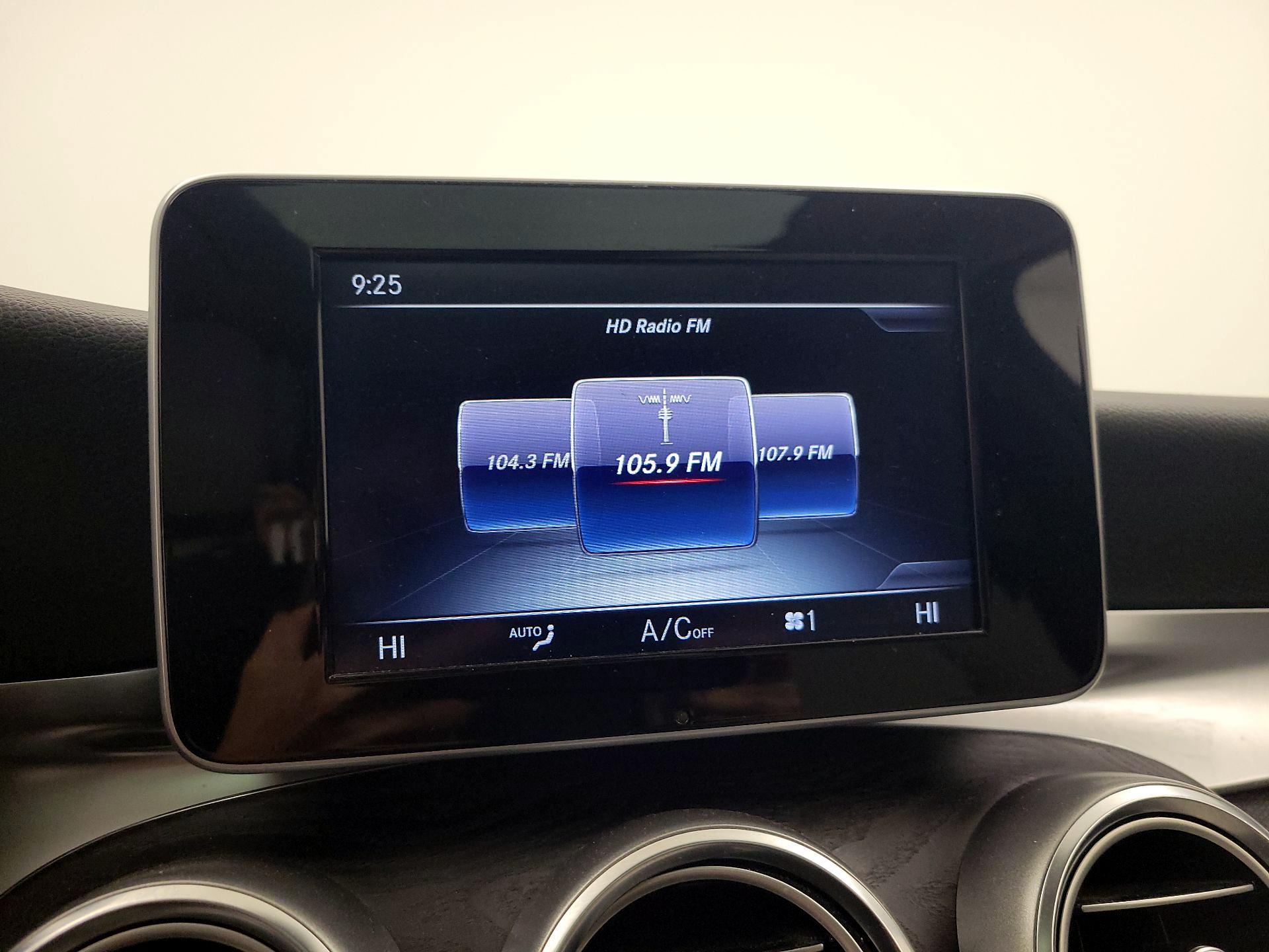 Thumbnail: 2016 Mercedes-Benz C-Class - 15