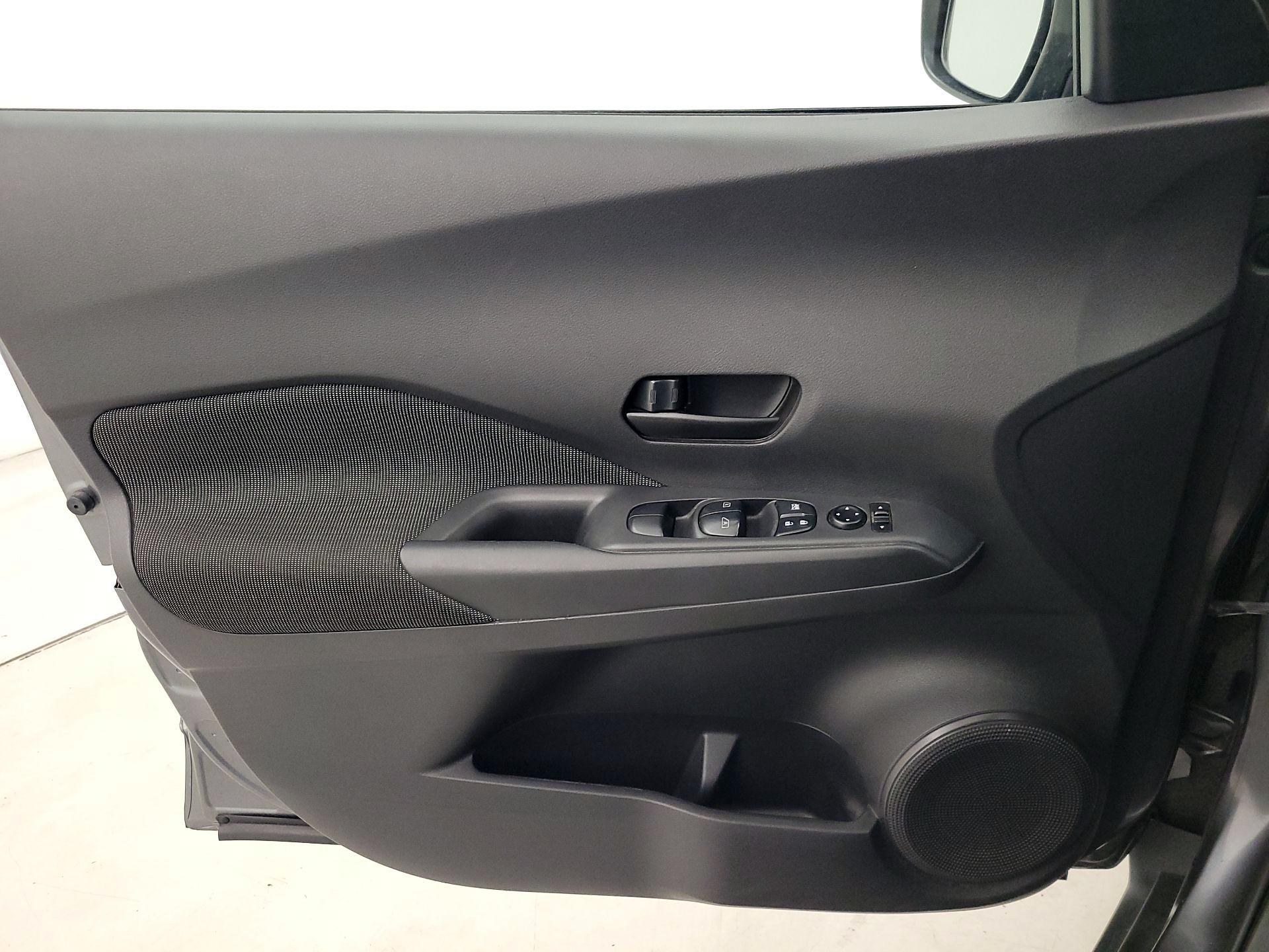 Thumbnail: 2019 Nissan Kicks - 12