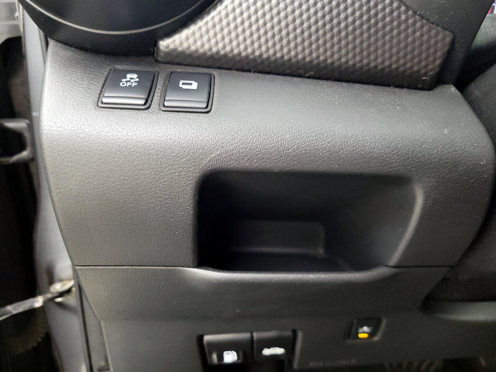 Thumbnail: 2019 Nissan Kicks - 13