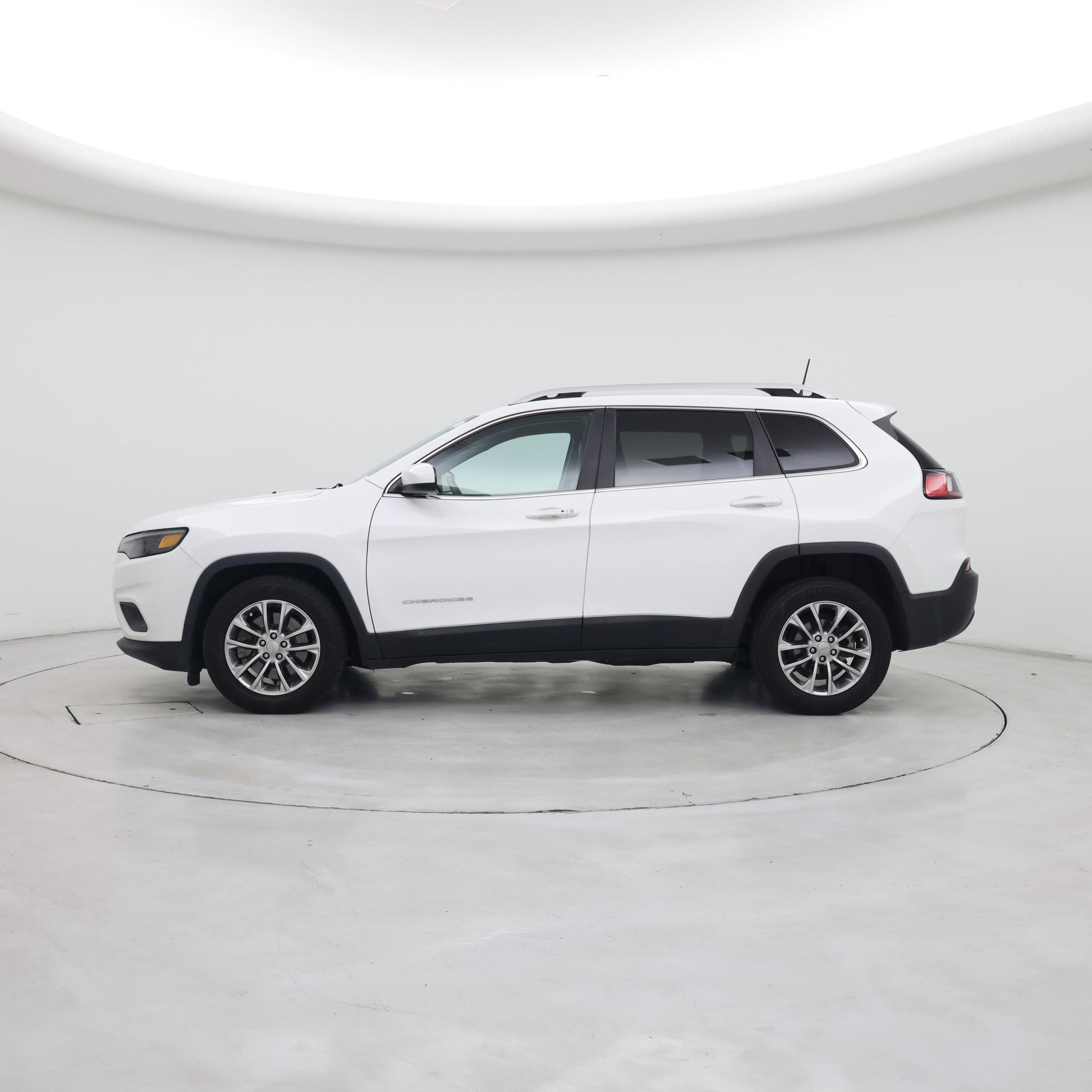 Thumbnail: 2019 Jeep Cherokee - 3