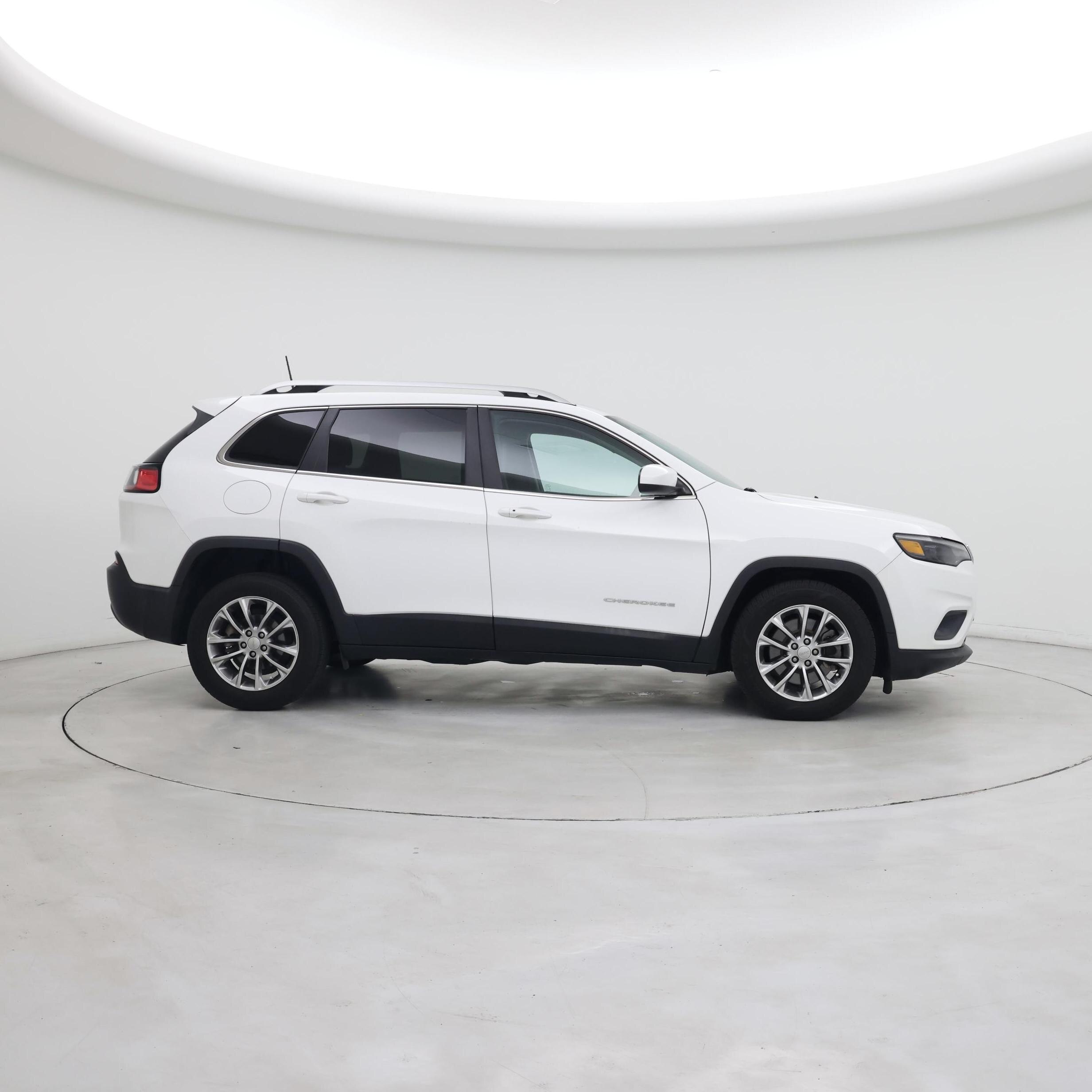 Thumbnail: 2019 Jeep Cherokee - 7