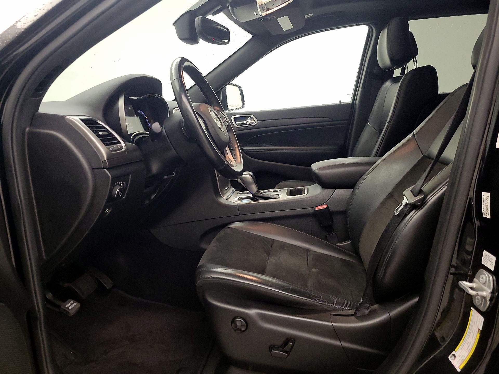 Thumbnail: 2018 Jeep Grand Cherokee - 11