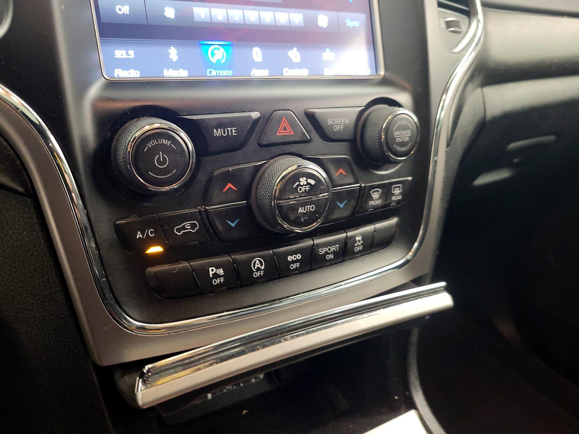 Thumbnail: 2018 Jeep Grand Cherokee - 16