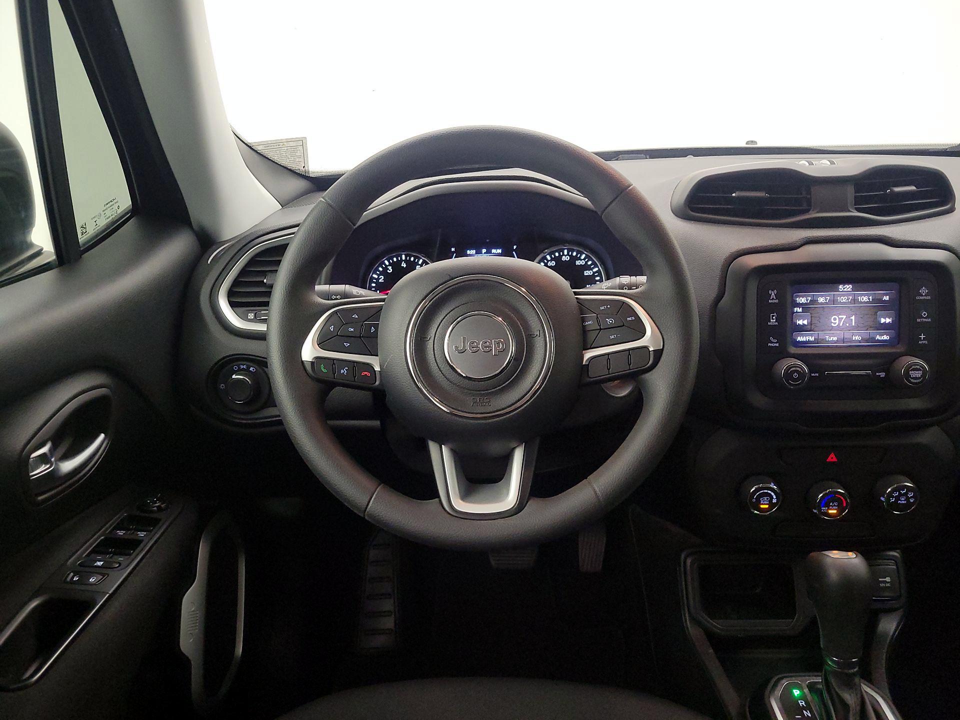 Thumbnail: 2018 Jeep Renegade - 10