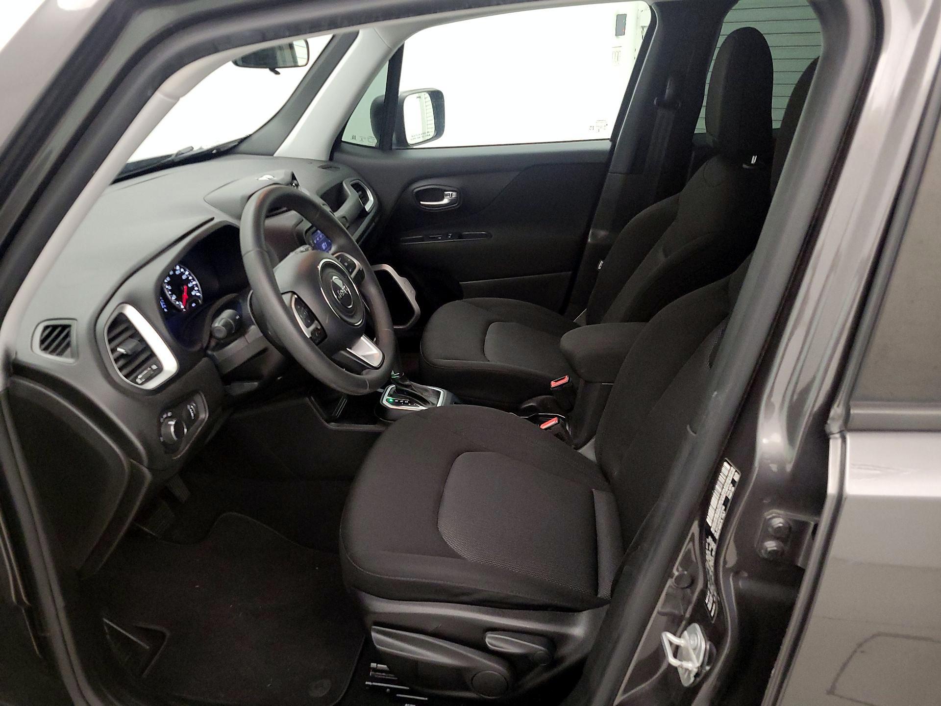 Thumbnail: 2018 Jeep Renegade - 11