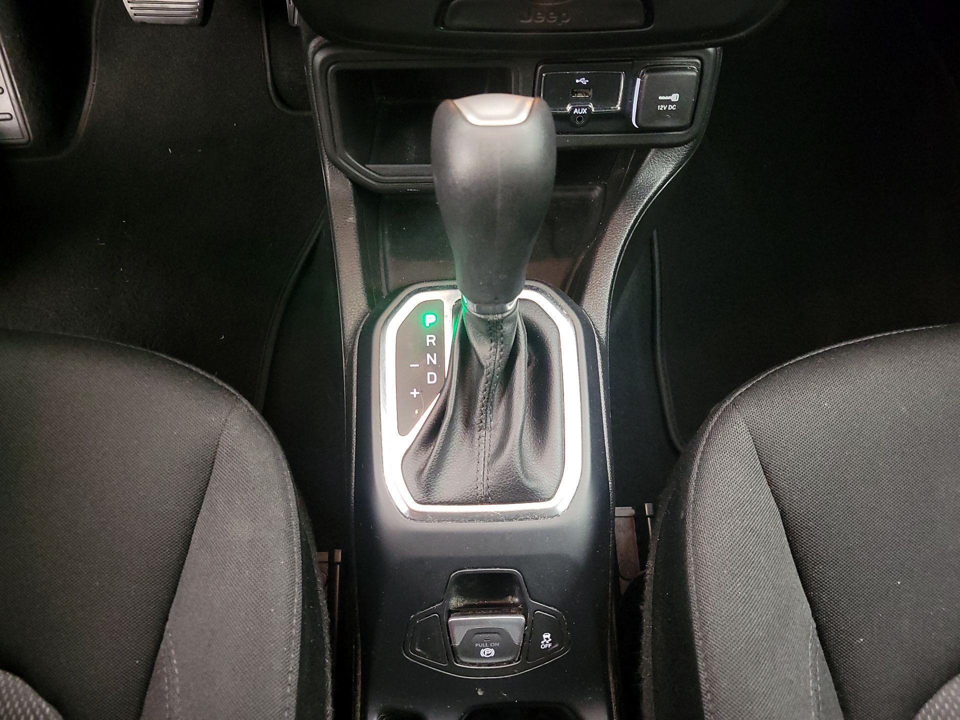 Thumbnail: 2018 Jeep Renegade - 17