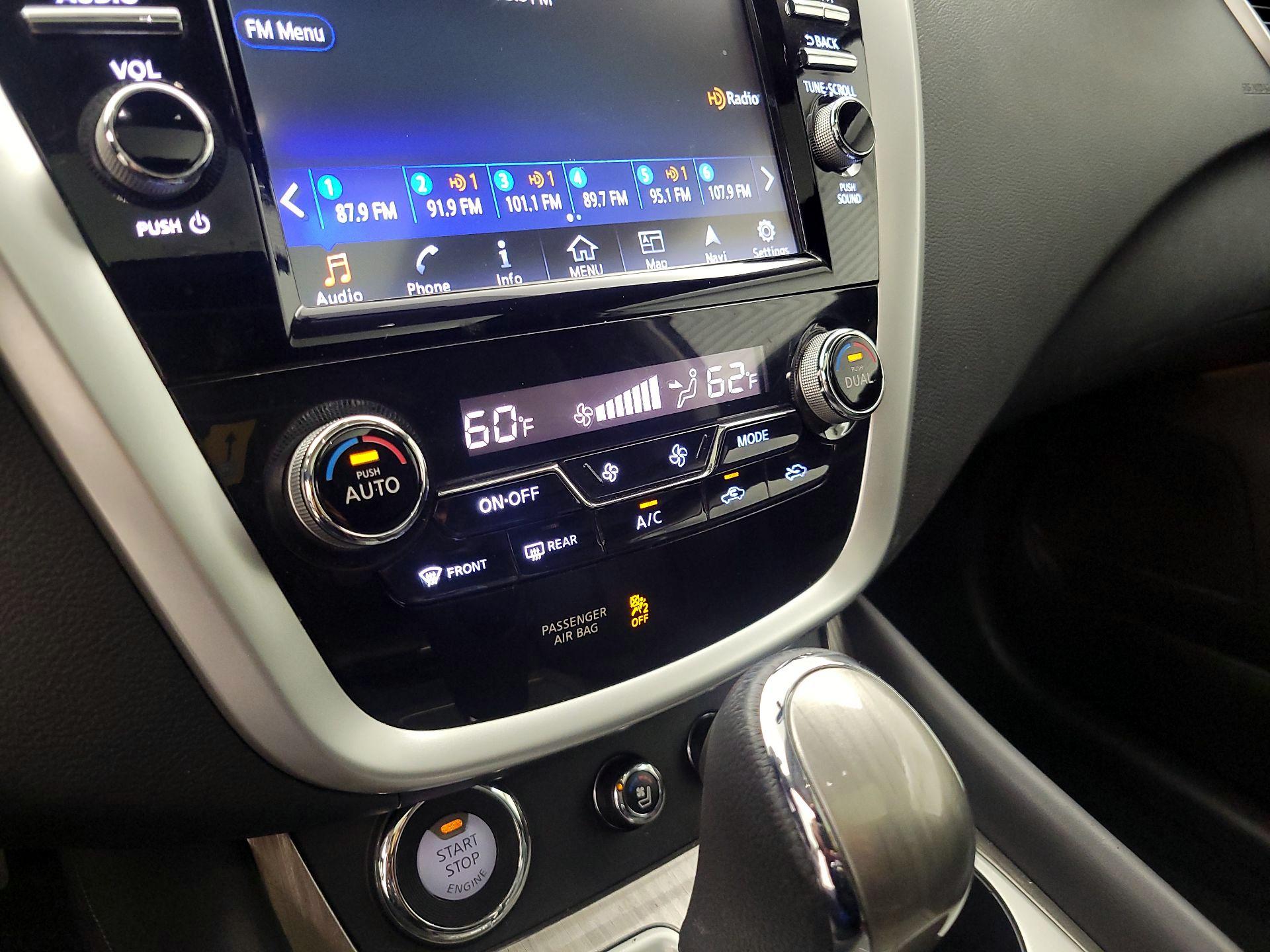 Thumbnail: 2015 Nissan Murano - 16