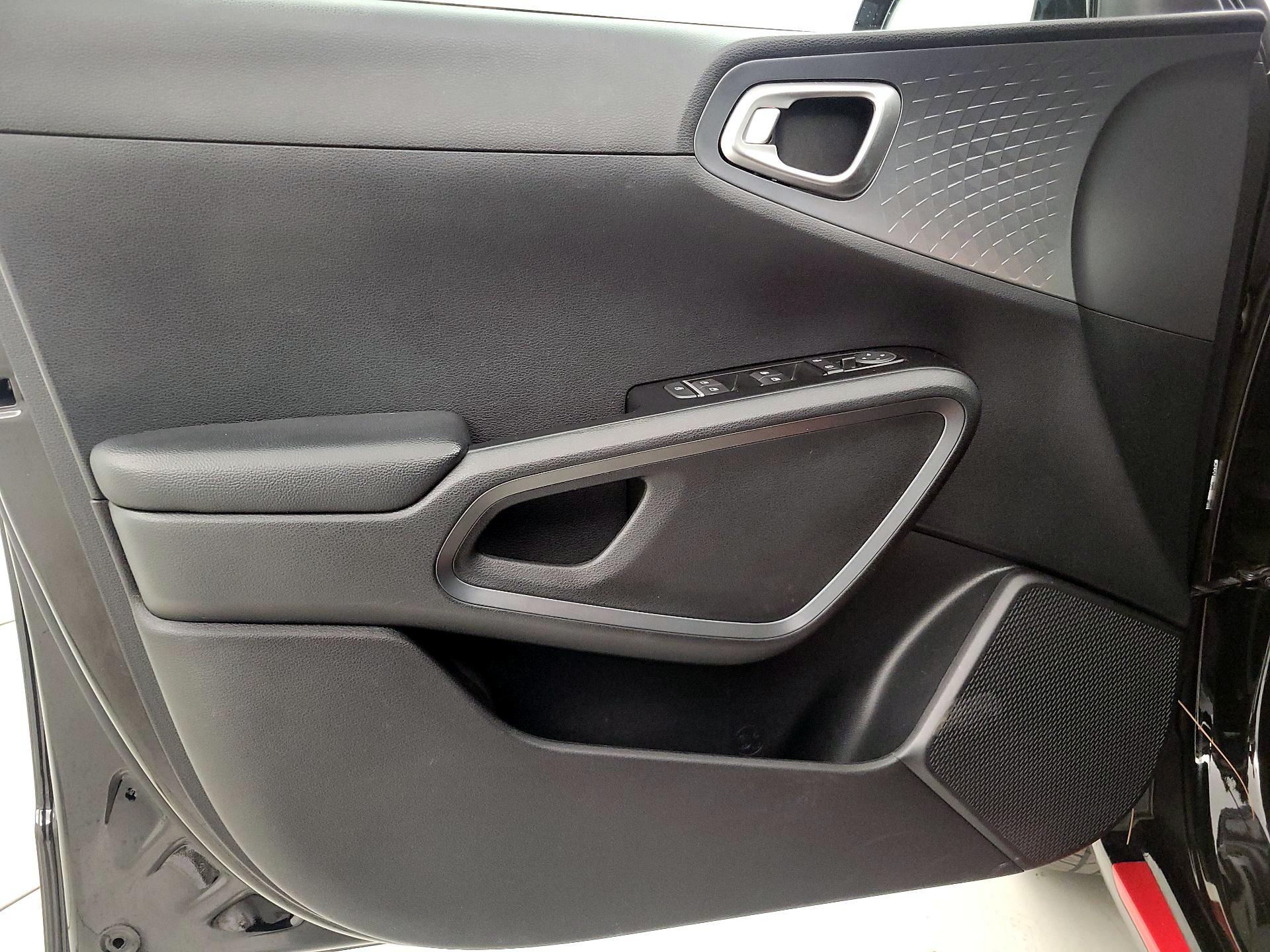 Thumbnail: 2020 Kia Soul - 12