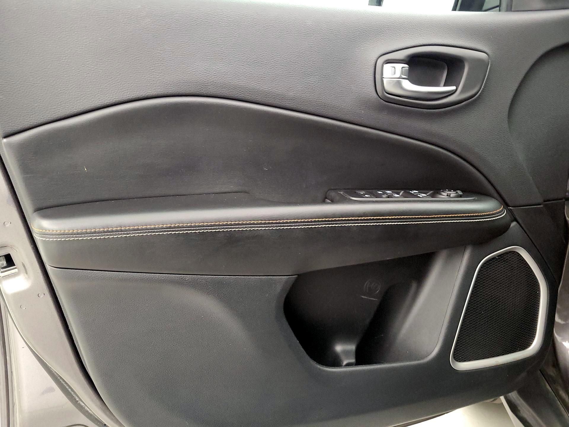 Thumbnail: 2021 Jeep Compass - 12