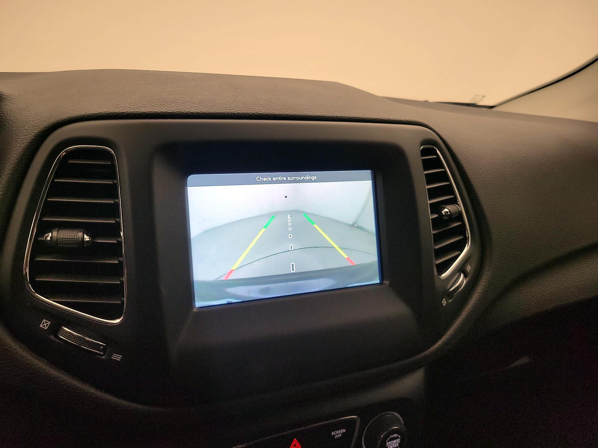 Thumbnail: 2021 Jeep Compass - 15