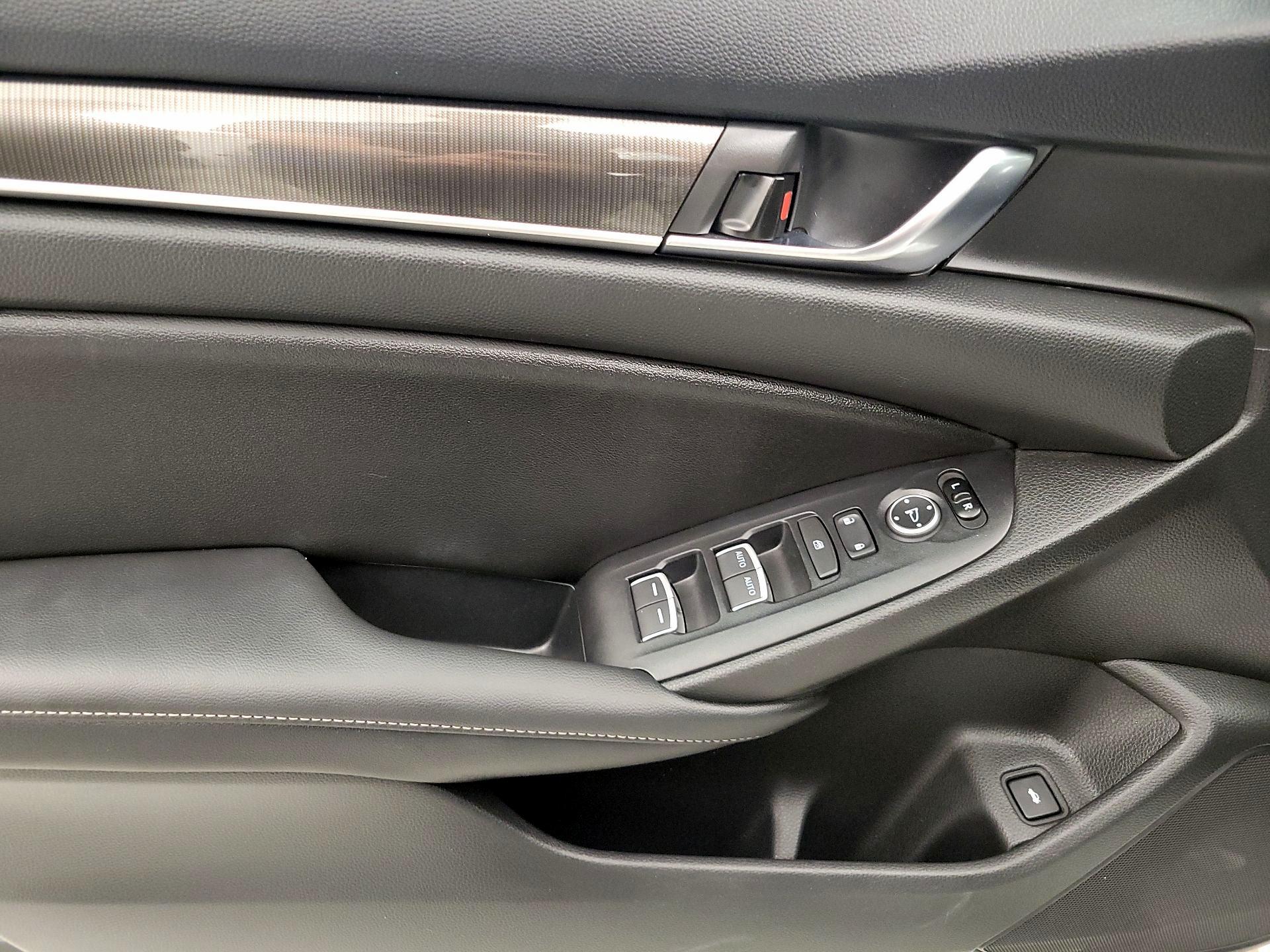 Thumbnail: 2019 Honda Accord - 12