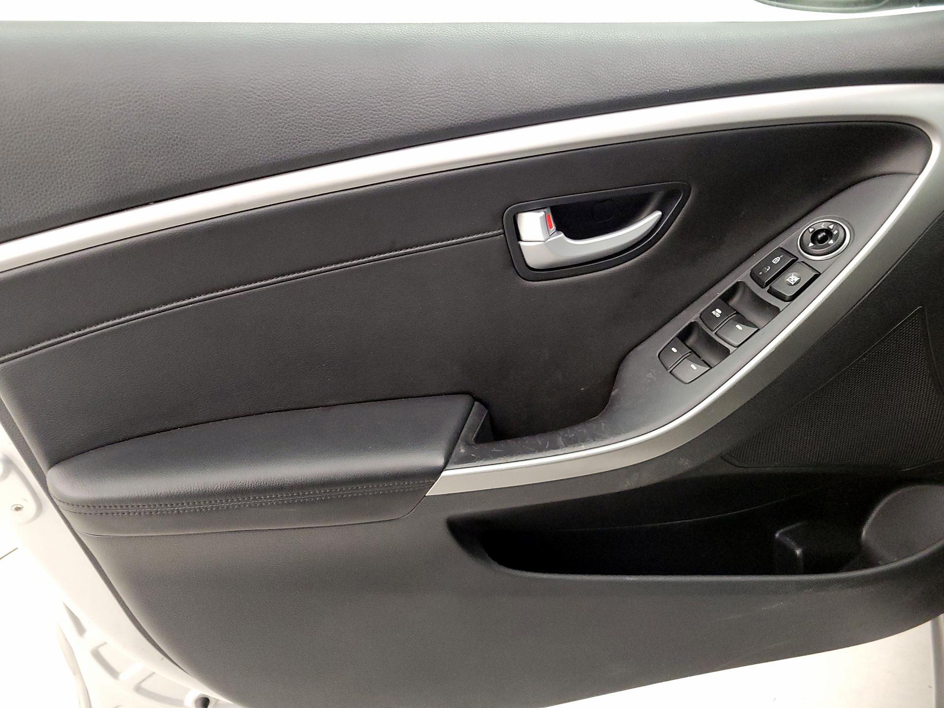 Thumbnail: 2014 Hyundai Elantra - 12