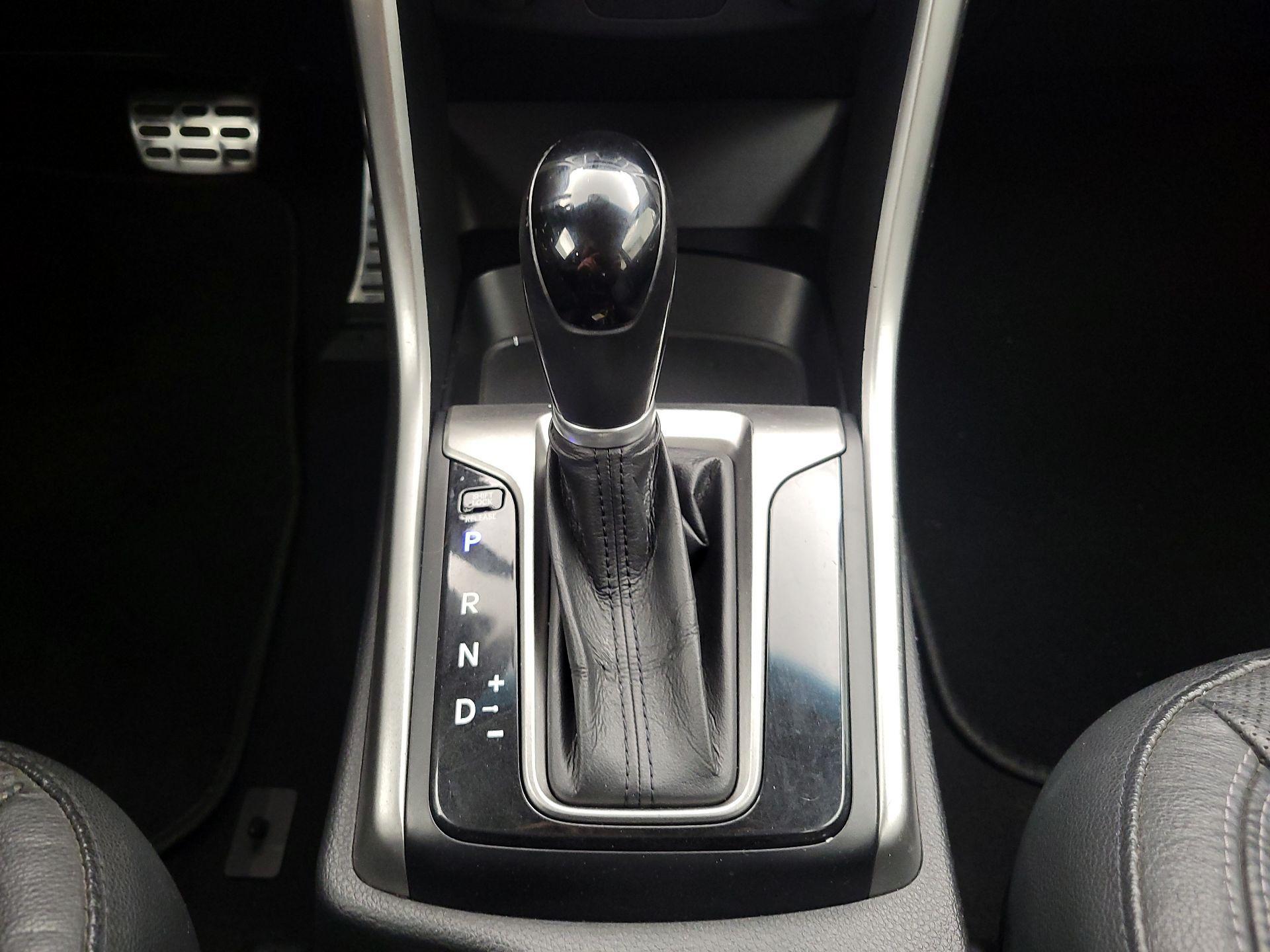 Thumbnail: 2014 Hyundai Elantra - 18