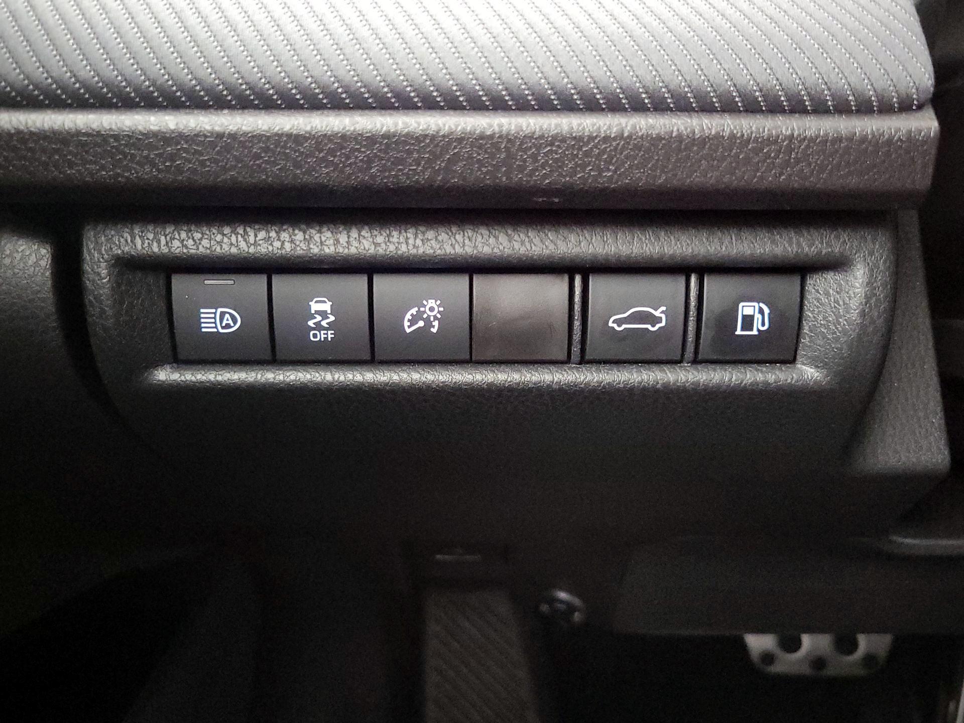 Thumbnail: 2025 Toyota Camry - 13