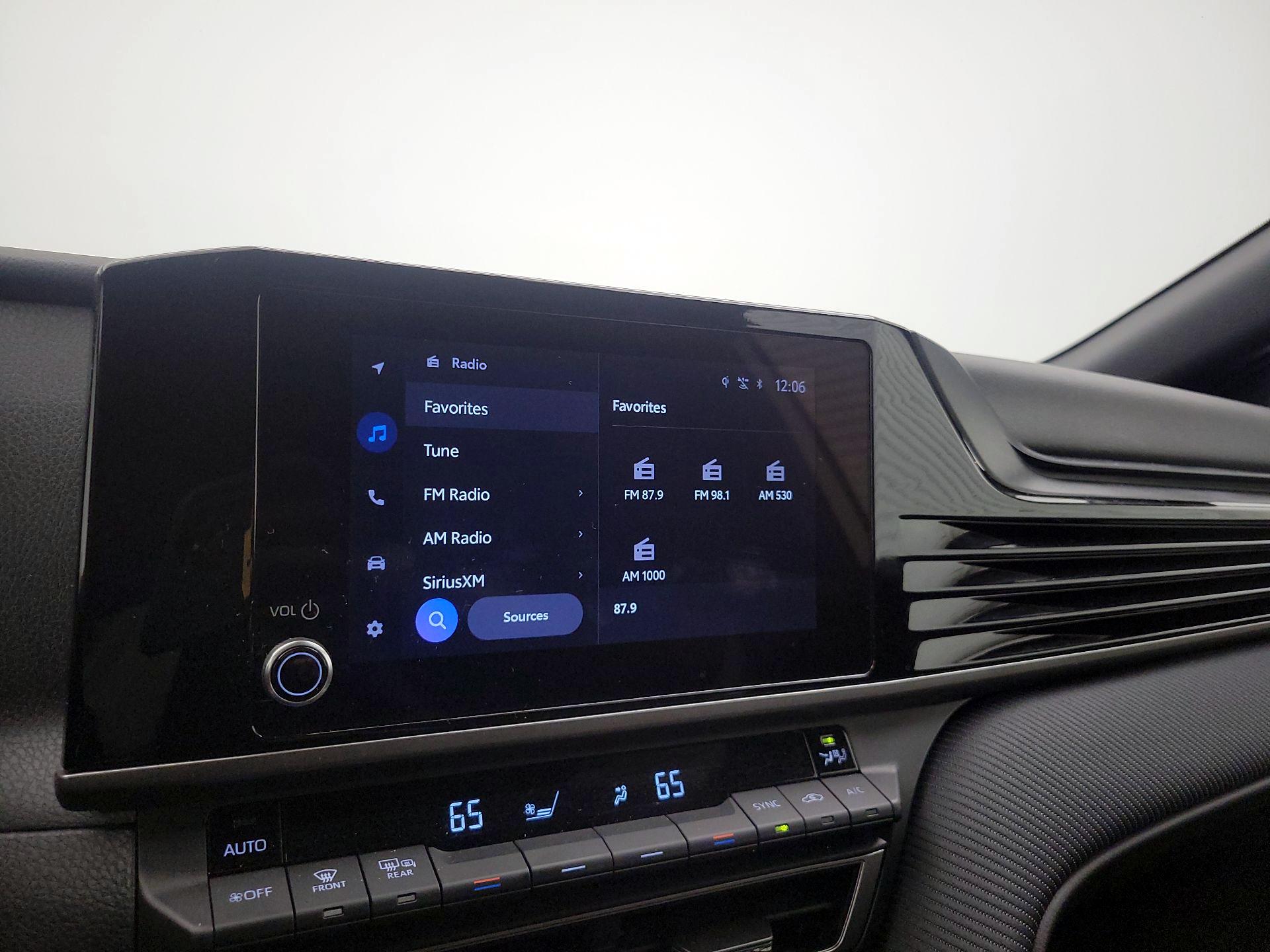 Thumbnail: 2025 Toyota Camry - 16