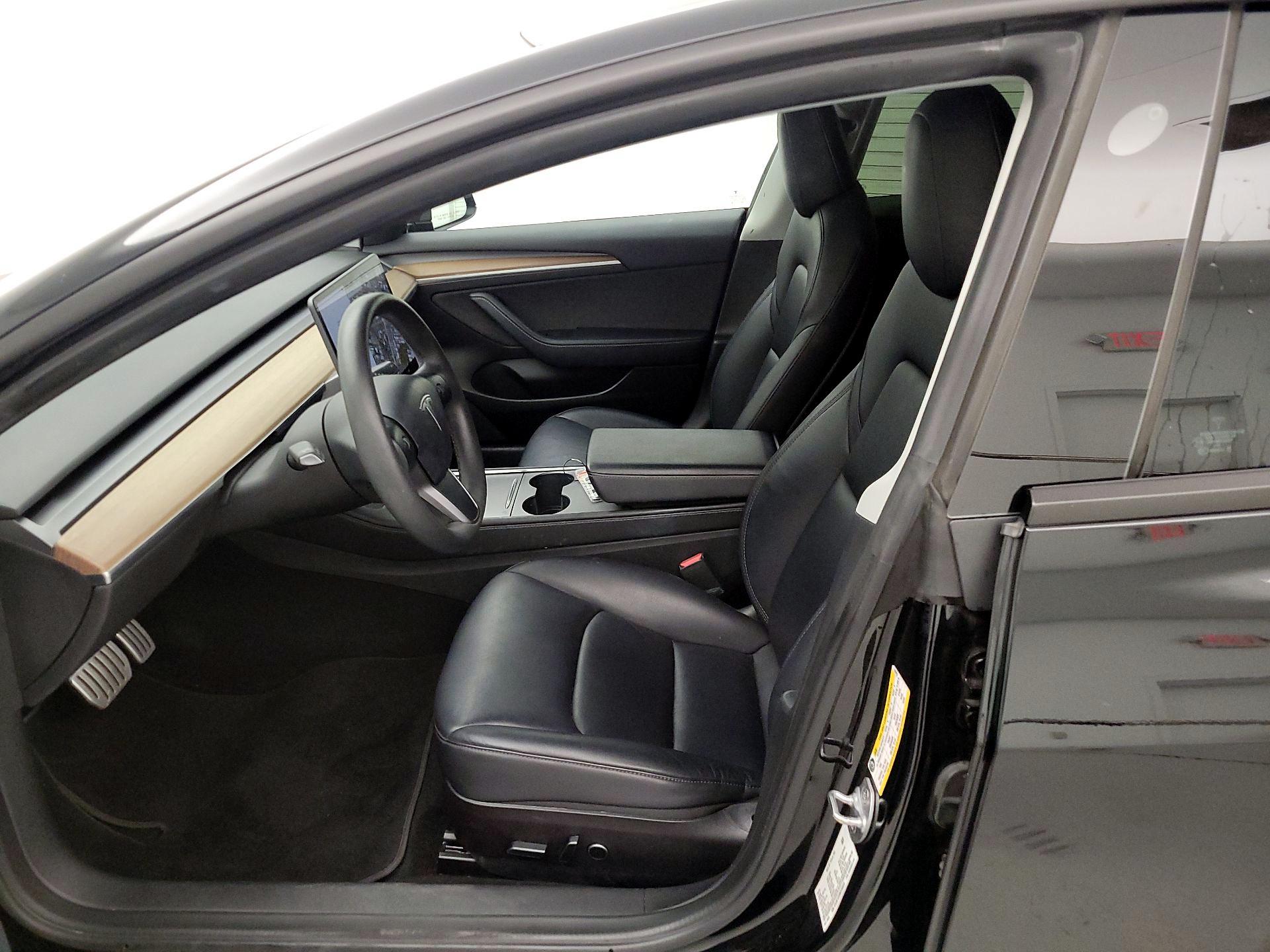 Thumbnail: 2022 Tesla Model 3 - 11