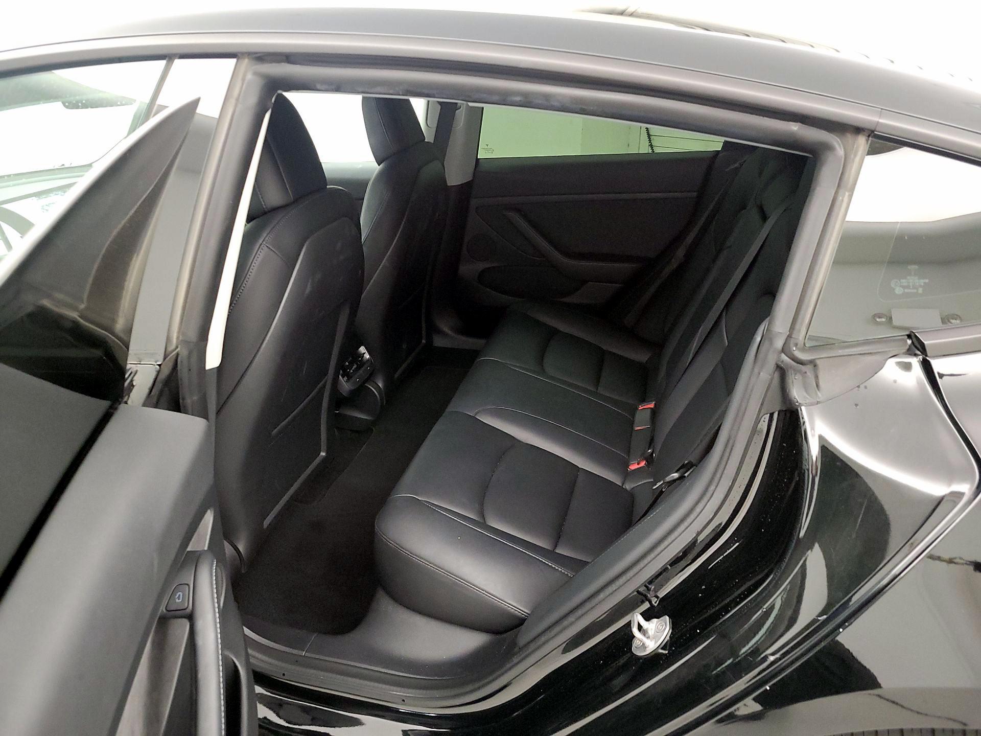 Thumbnail: 2022 Tesla Model 3 - 19