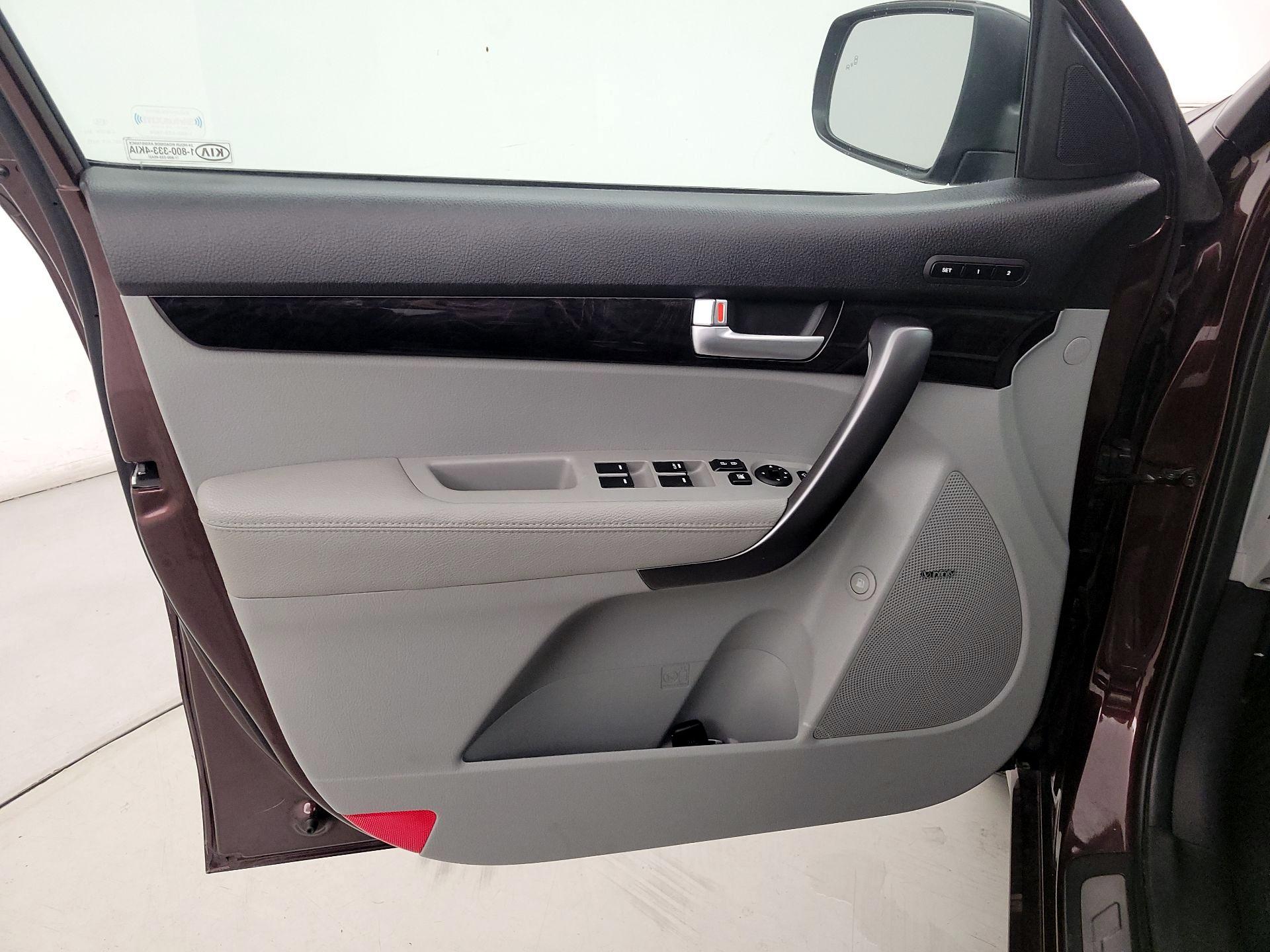 Thumbnail: 2015 Kia Sorento - 12