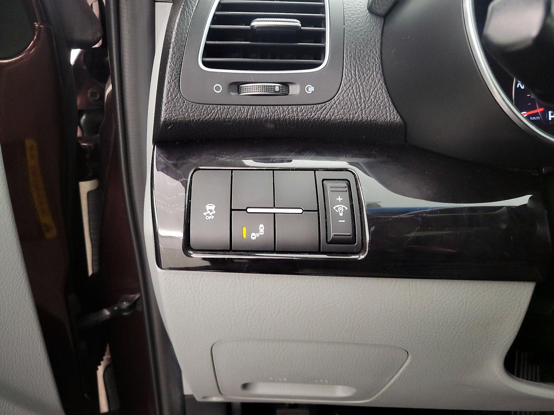 Thumbnail: 2015 Kia Sorento - 13