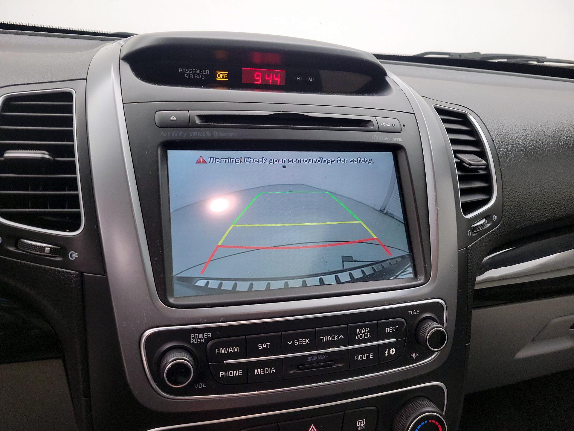 Thumbnail: 2015 Kia Sorento - 15