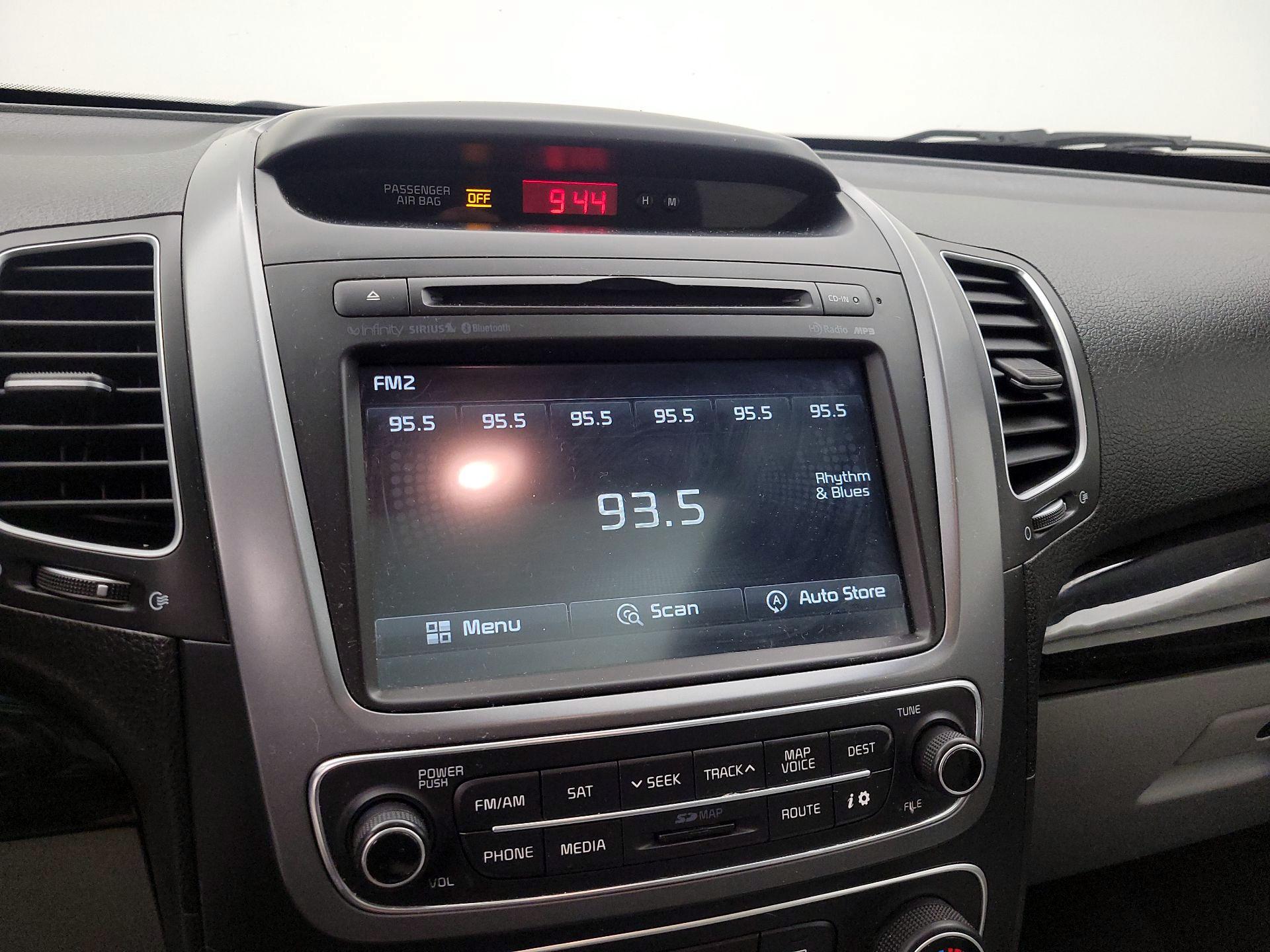 Thumbnail: 2015 Kia Sorento - 16