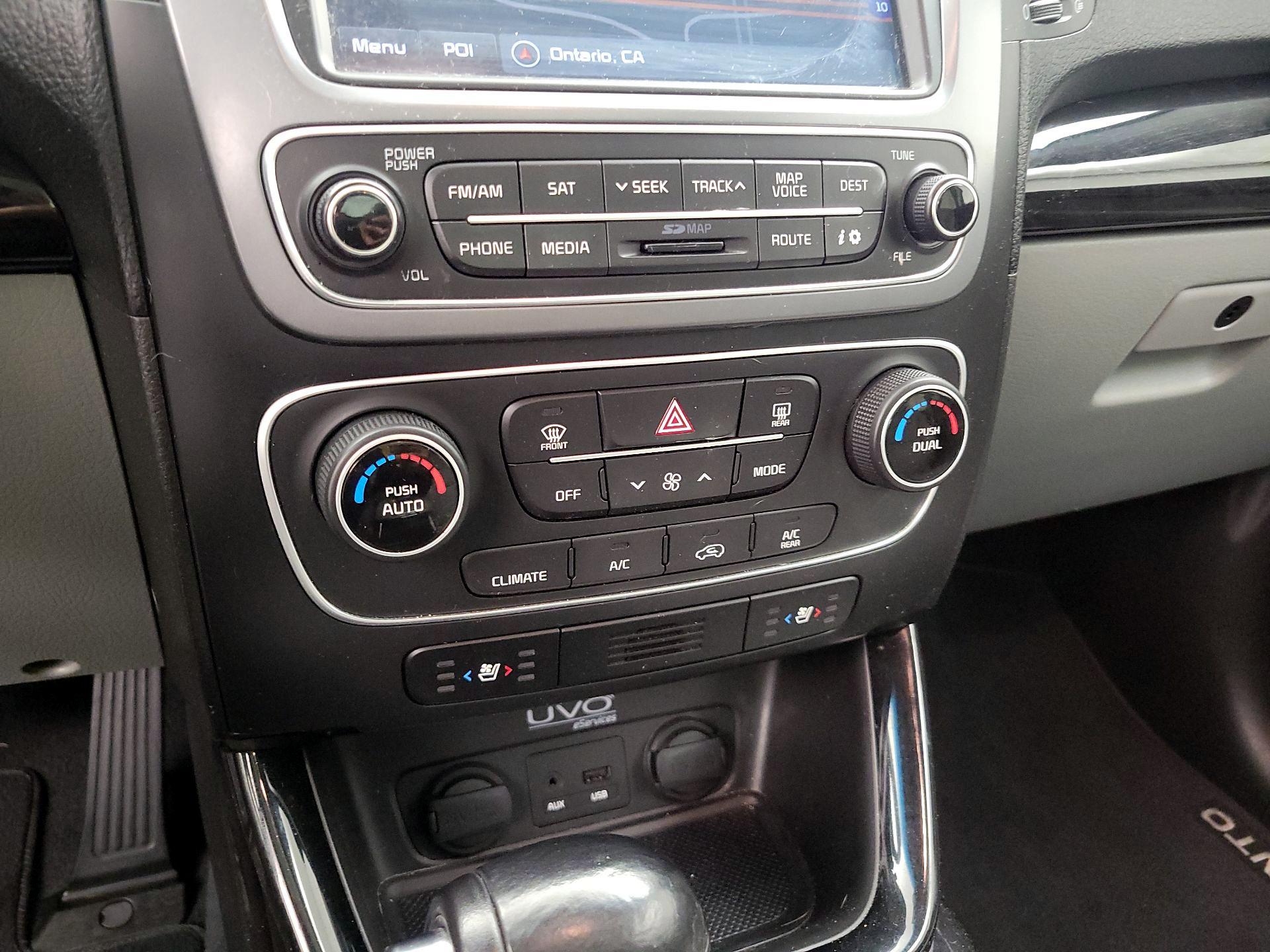 Thumbnail: 2015 Kia Sorento - 17