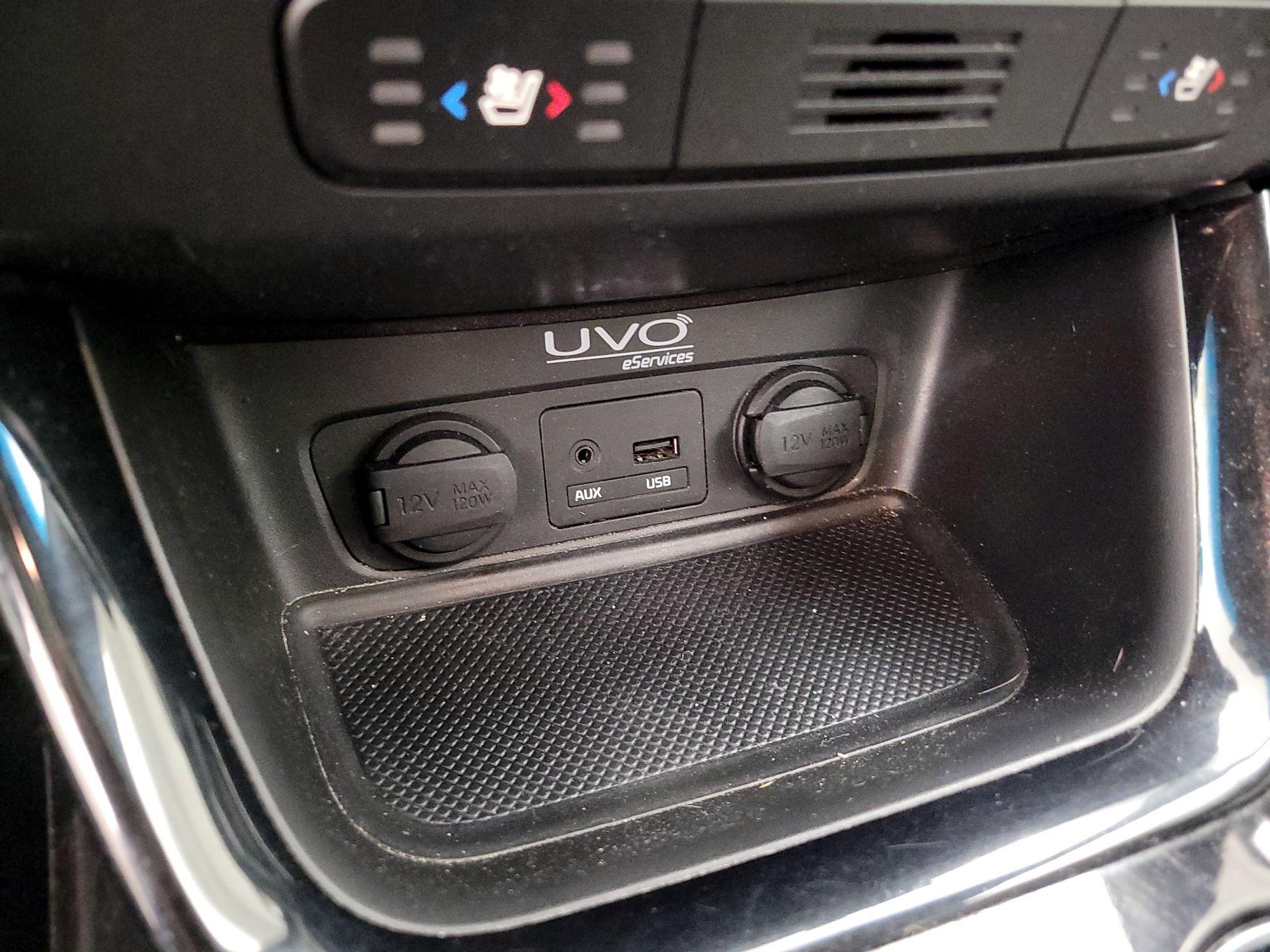 Thumbnail: 2015 Kia Sorento - 19